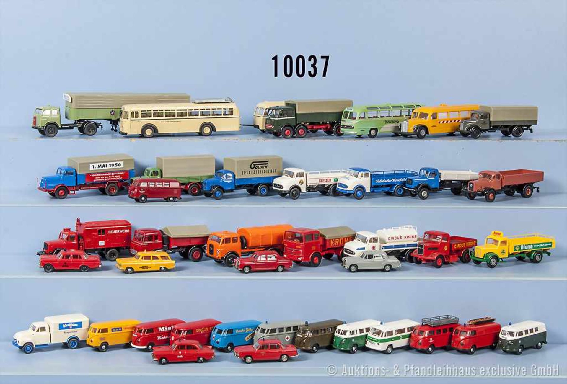 Konv. über 50 H0 Modellfahrzeuge, dabei VW-Busse, Einsatzfahrzeuge, Lkw, Omnibusse usw., versch.