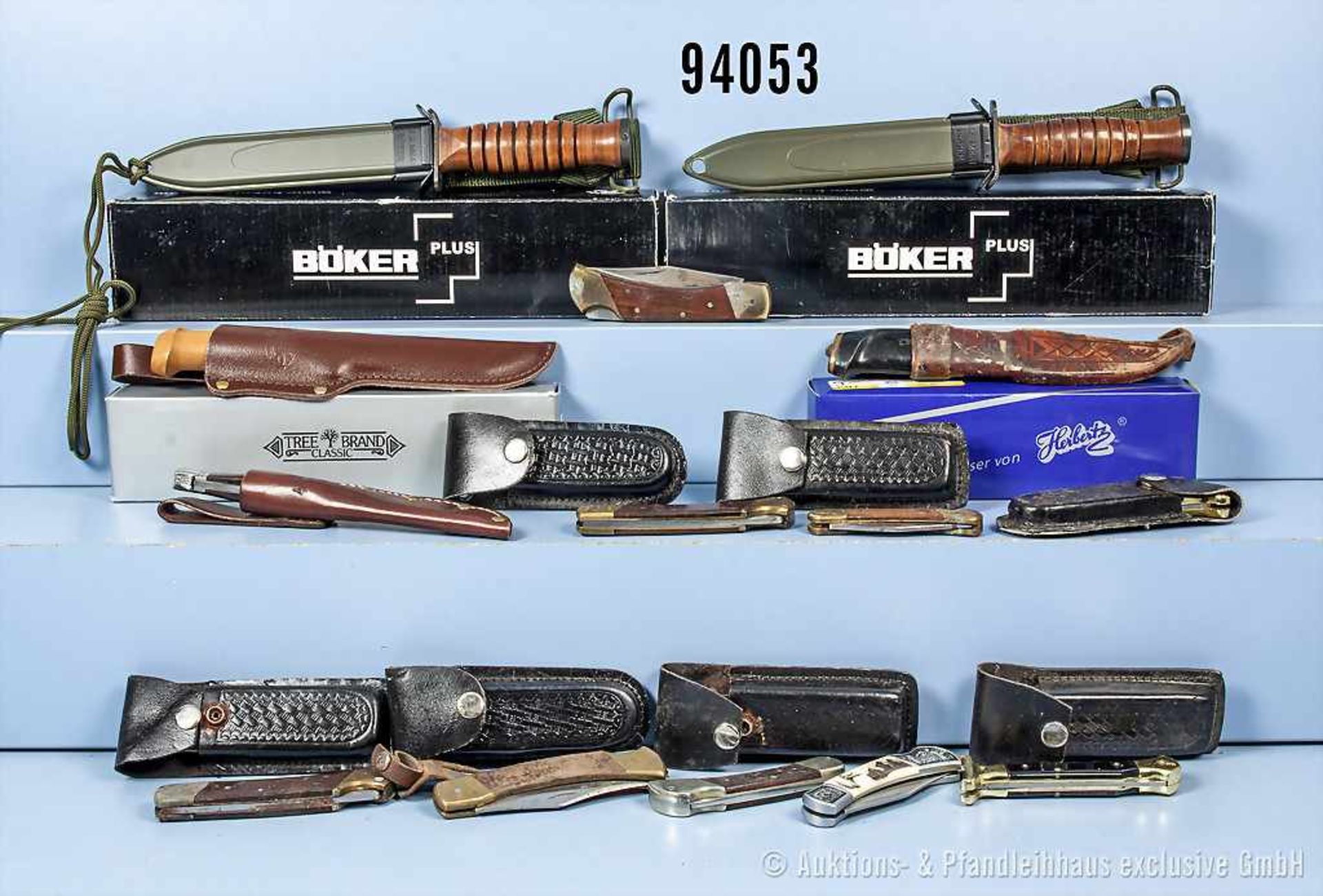 Konv. neuzeitliche Bajonette und Messer, u. a. 3 U.S.-Bajonette "U. S. M8AI BÖKER", Nachfertigung