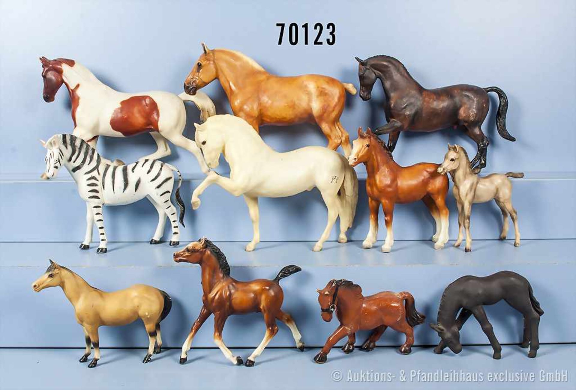 Konv. 10 Pferde und Fohlen sowie 1 Zebra, 9 x Kunststoffausf., 1 x Keramikausf., teilweise versch.