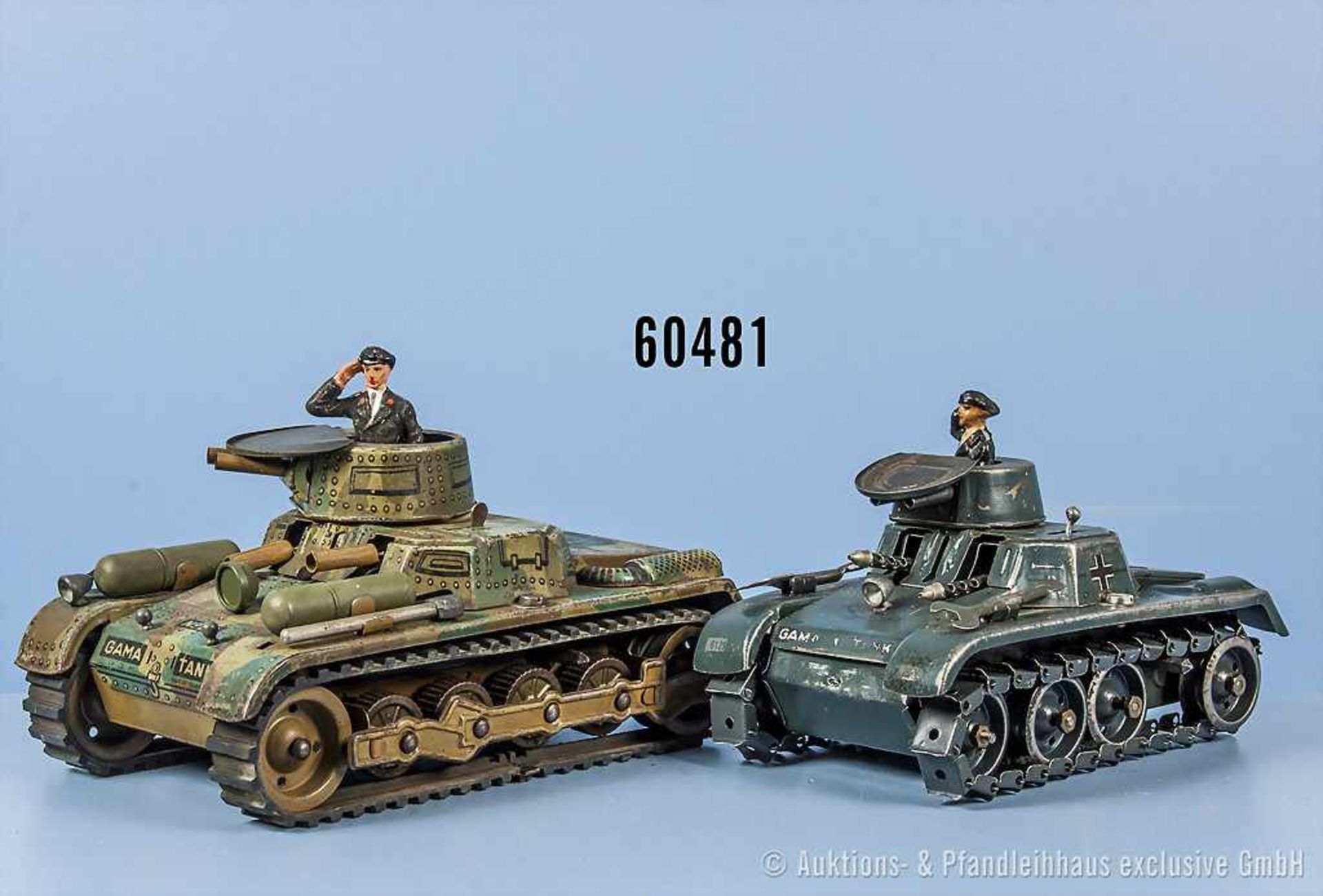 Konv. 2 Gama Panzer, mimikry und feldgrau lith. Blechausf. mit Uhrwerkantrieb, Start/Stophebel (1