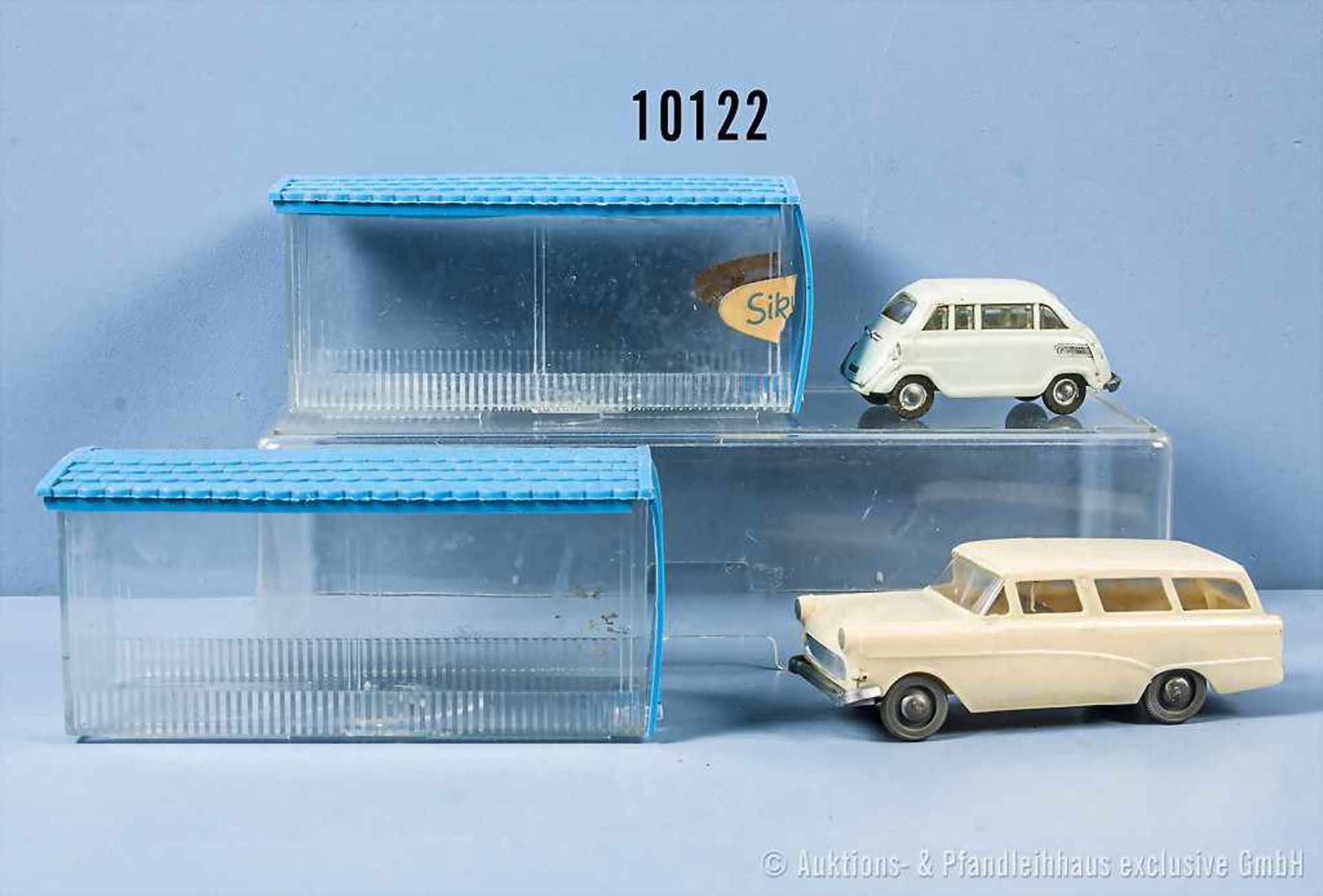 Konv. 2 Siku Plastik Fahrzeuge, V 86 BMW 600 und V 147 Opel Caravan 1960 (Stoßstangen beschädigt),