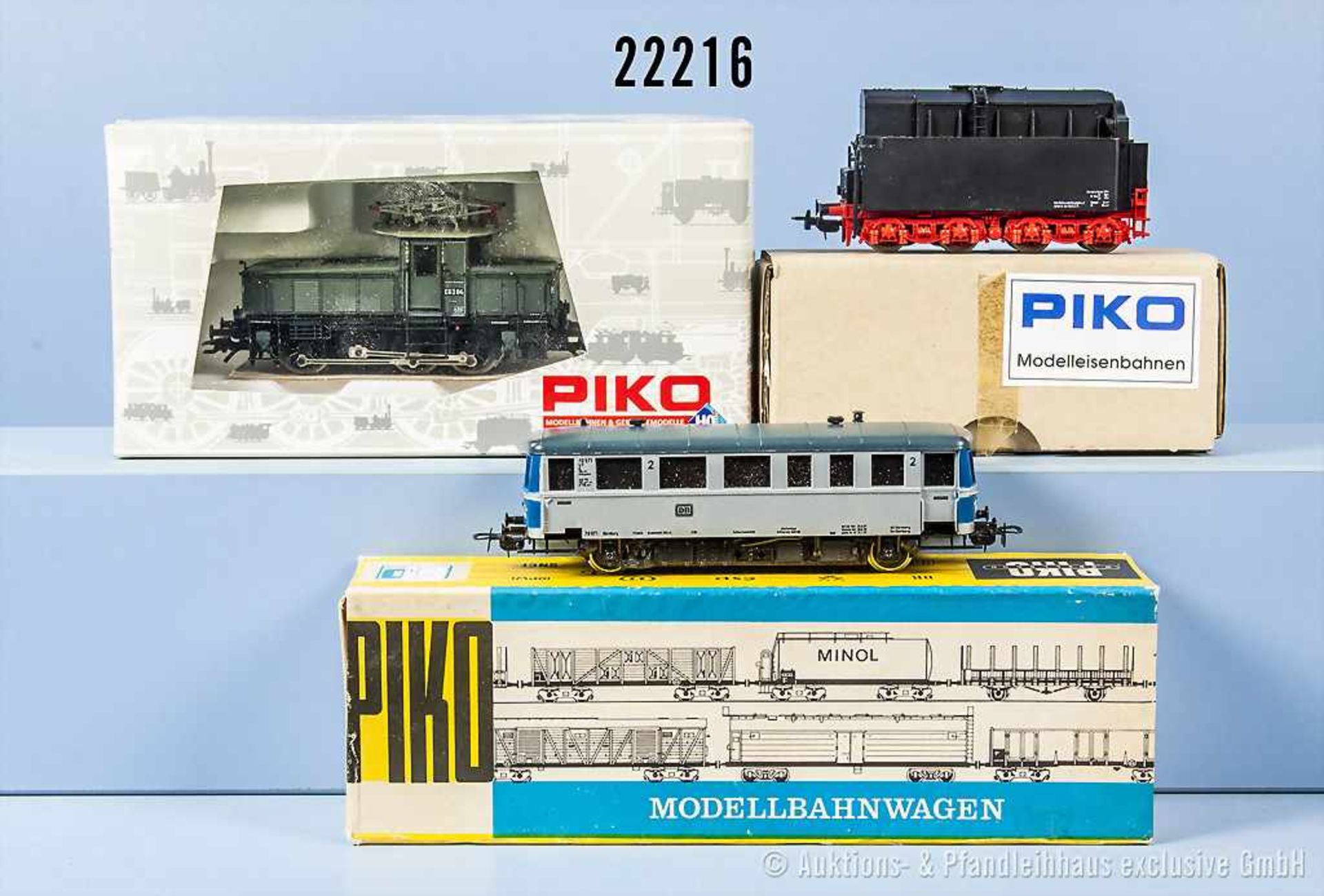 Konv. Piko H0, dabei 51073 E-Lok der DRG, BN E6304, Diesel-Triebwagen der DB, BN VT70 971 und
