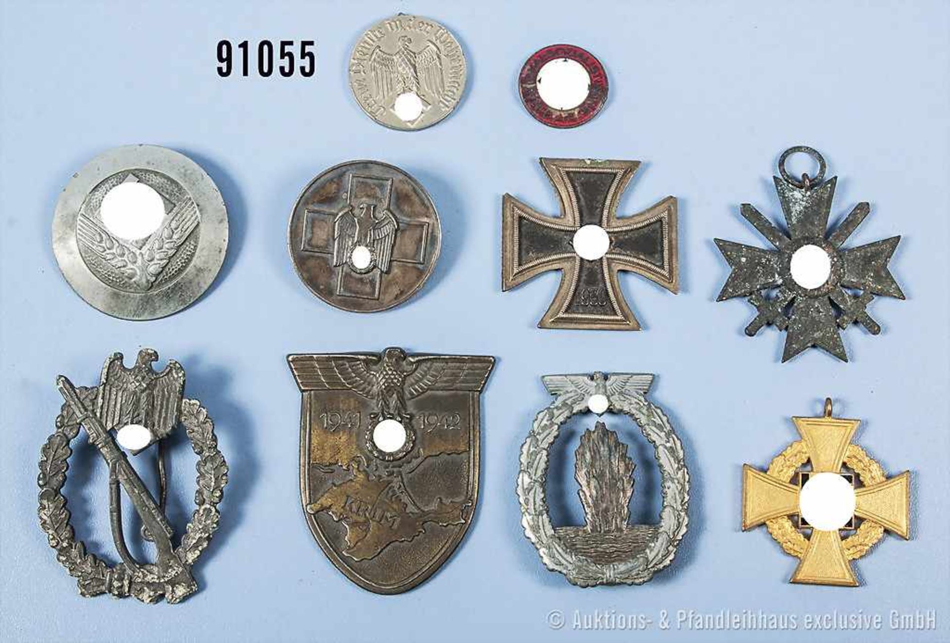 Konv. 10 beschädigte Auszeichnungen 3. Reich, u.a. Infanterie-Sturmabzeichen, Krimschild, EK 2,