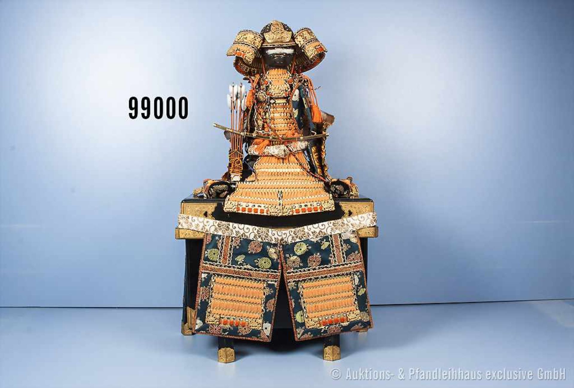 Japan Samurai-Rüstung, Miniatur, Prunkausf., Gesamthöhe mit eingeschobenem Helmschmuck ca. 91 cm,