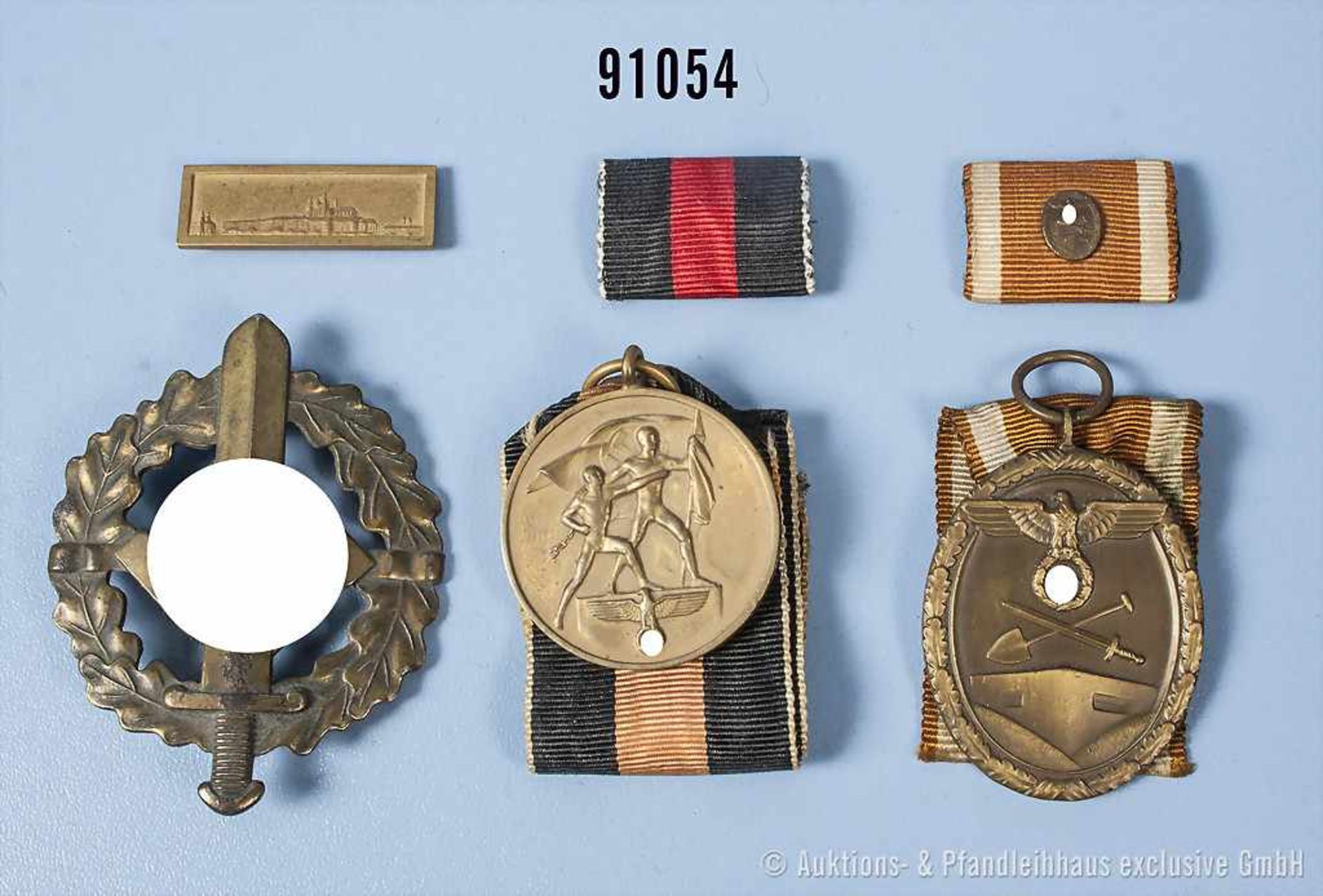 Konv. Sudetenlandmedaille mit Spange "Prager Burg", dazugehörige Feldspange, SA-Sportabzeichen in