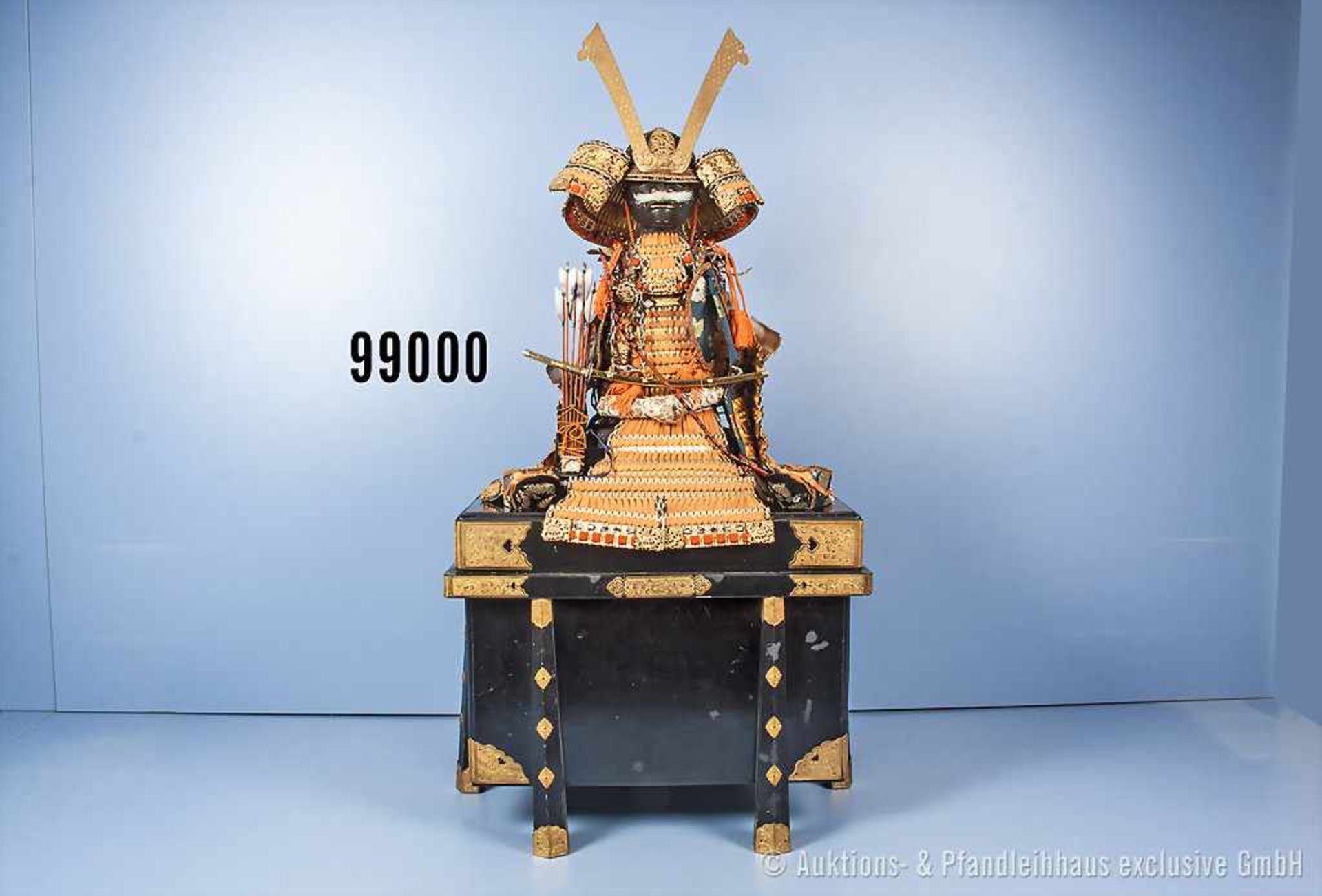 Japan Samurai-Rüstung, Miniatur, Prunkausf., Gesamthöhe mit eingeschobenem Helmschmuck ca. 91 cm, - Bild 2 aus 2