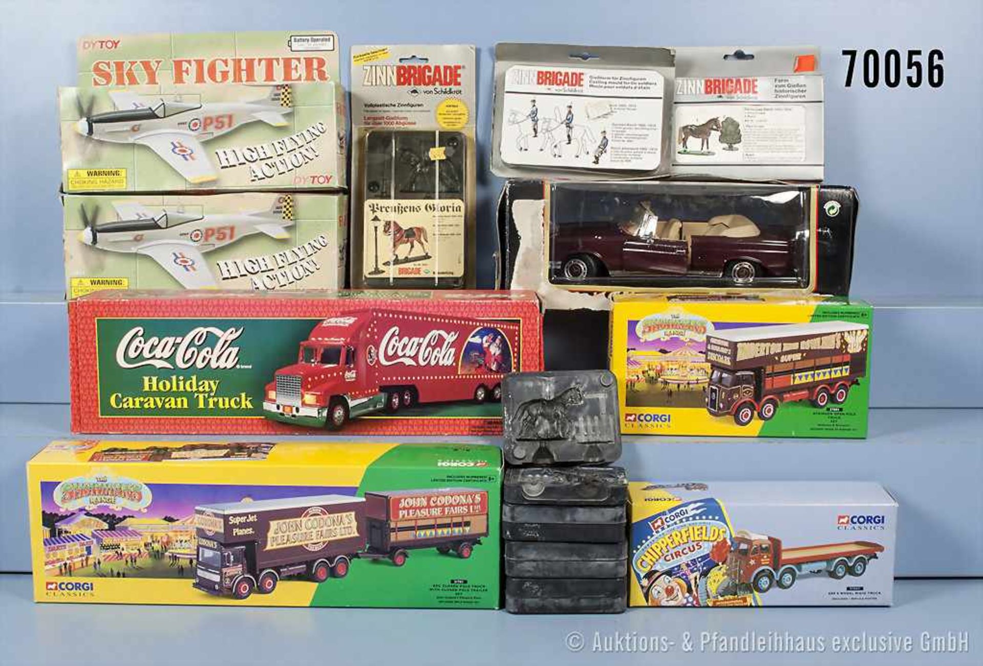 Konv. Verschiedenes, 3 Corgi Classics Fahrzeuge, Coca-Cola Holiday Caravan Truck, MB 280 SE, 2