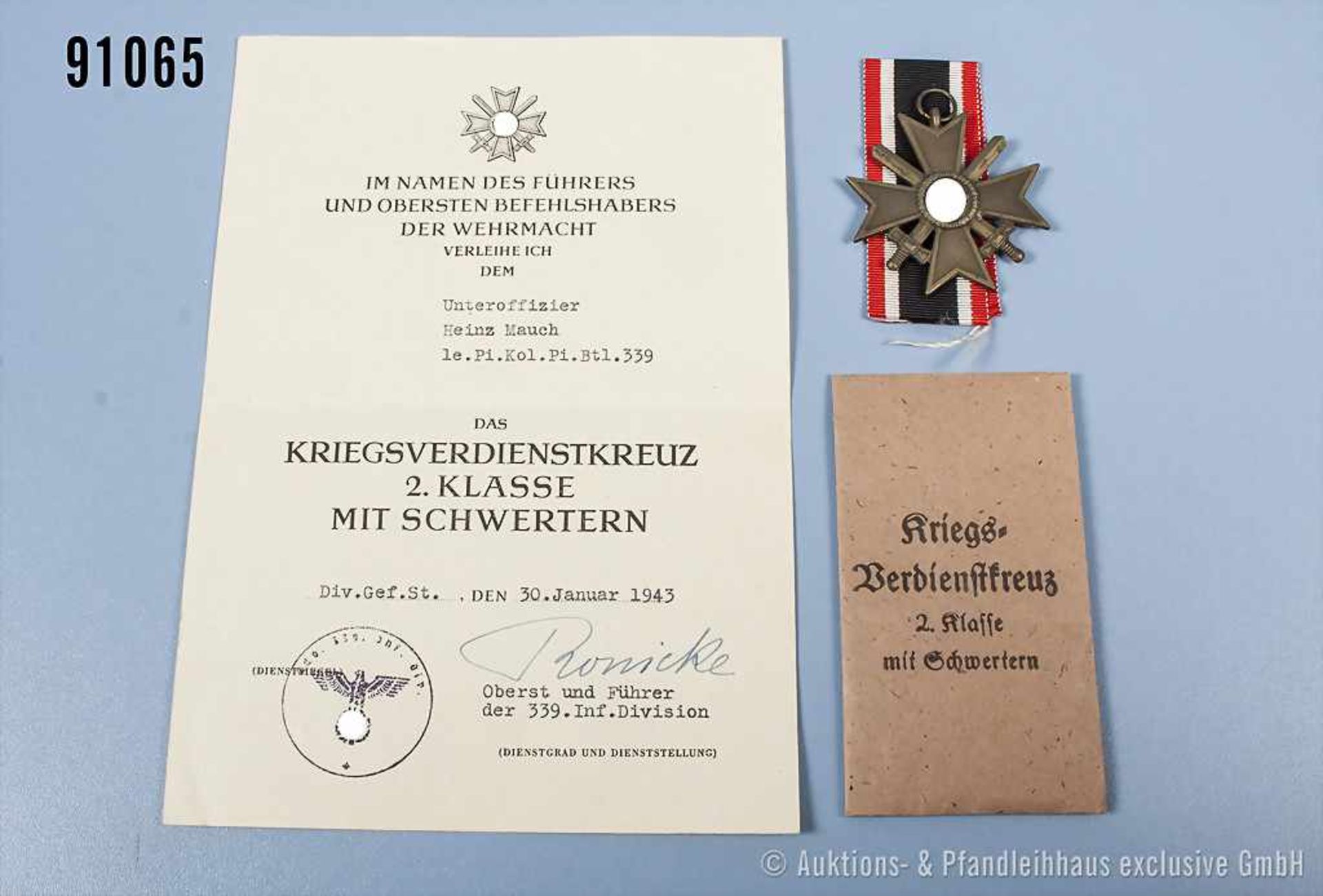 Kriegsverdienstkreuz 2. Klasse mit Schwertern, in dazugehöriger Verleihungstüte, Hersteller "