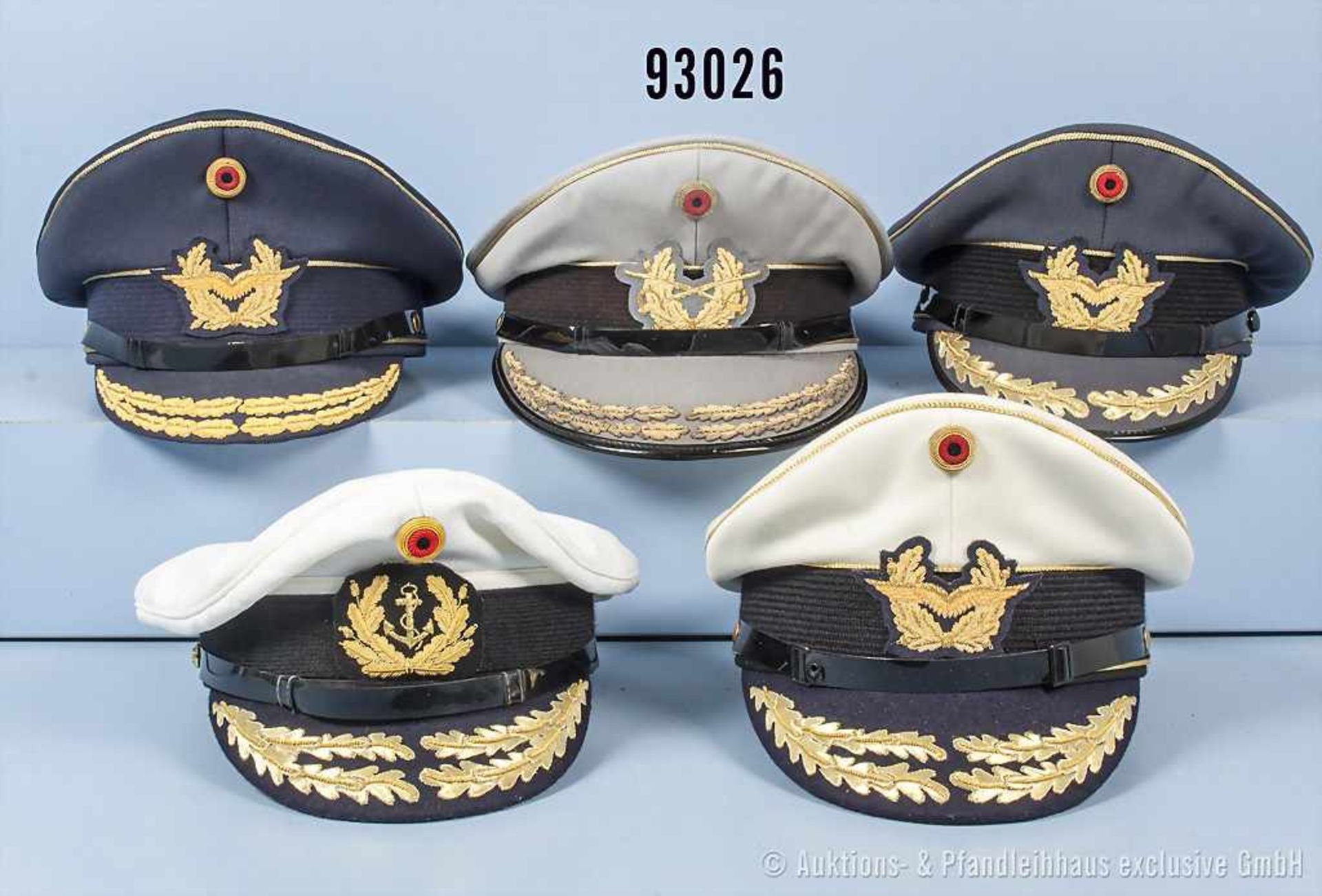 Konv. 5 Schirmmützen der Bundeswehr, 1 x Admiral, 3 x Luftwaffengeneral, 1 x Heeresgeneral,