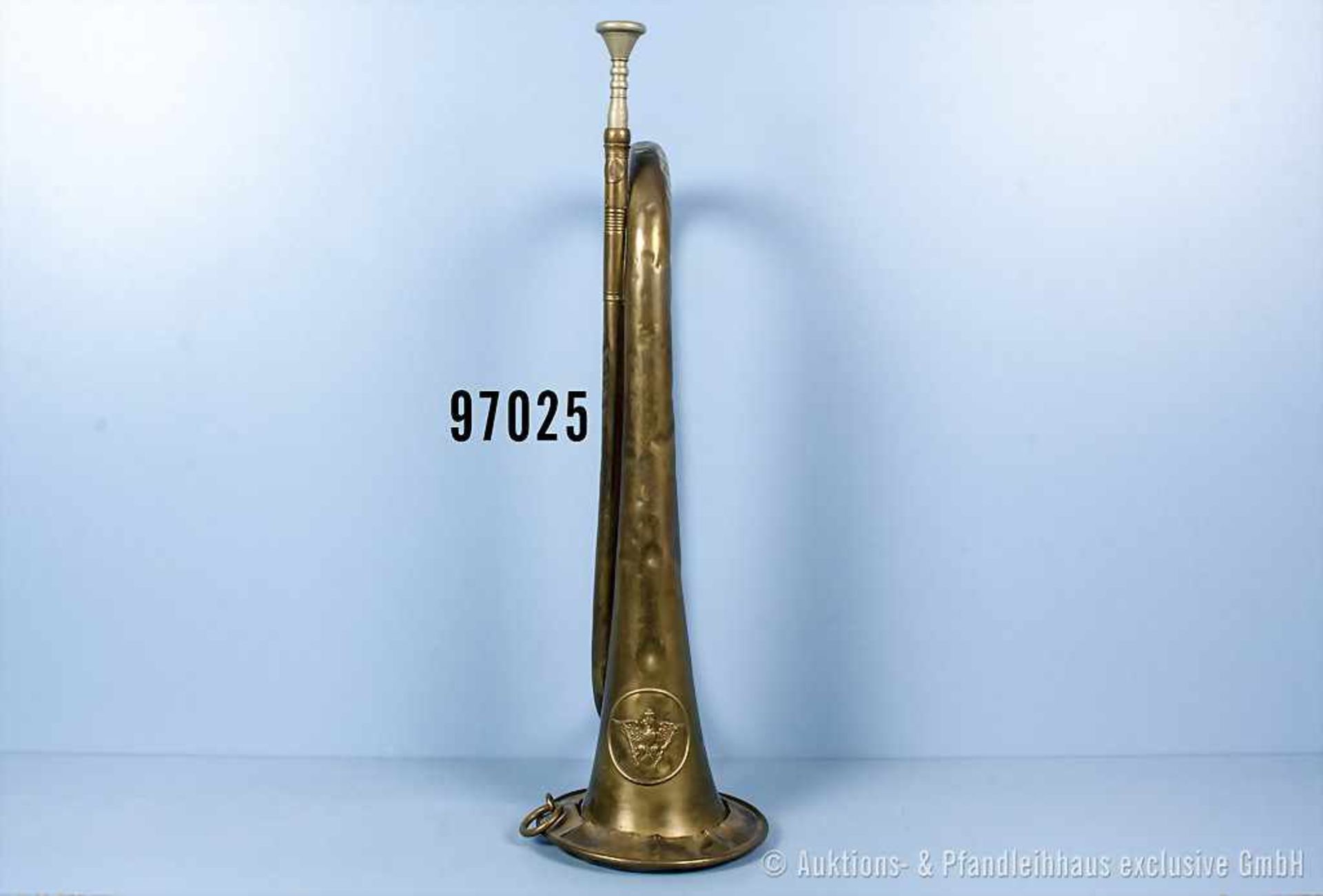 Preußen Signalhorn, Messingausf., einige Dellen, L ca. 48 cm, guter Zustand mit stärkeren Alters-