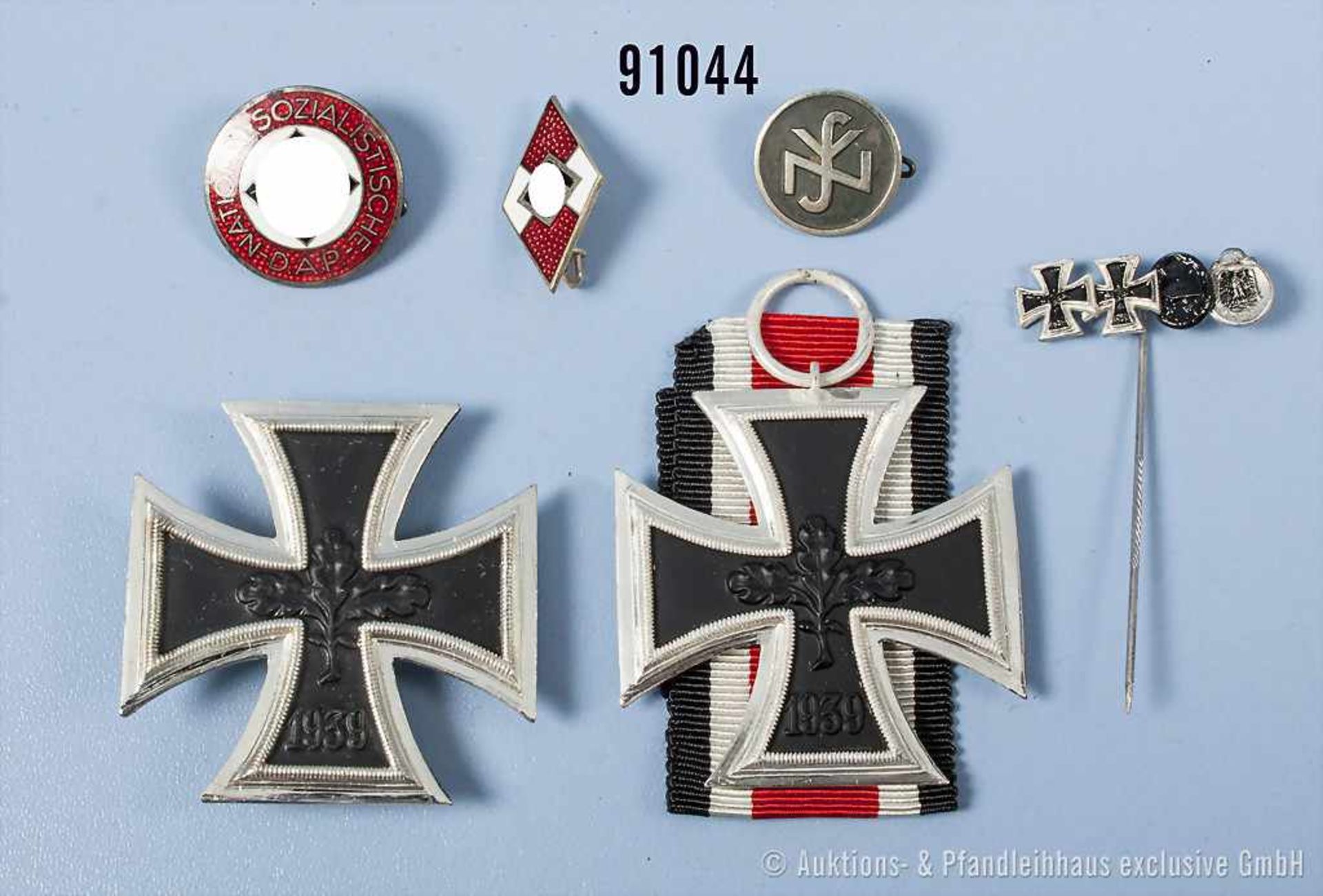 Konv. 1957er Auszeichnungen, EK 2, EK 1 und 4er Miniaturnadel sowie 3 Mitgliedsabzeichen 3. Reich,