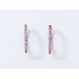 Paire de boucles d'oreilles créoles en or rose 750 millièmes, ornées d'une ligne [...]