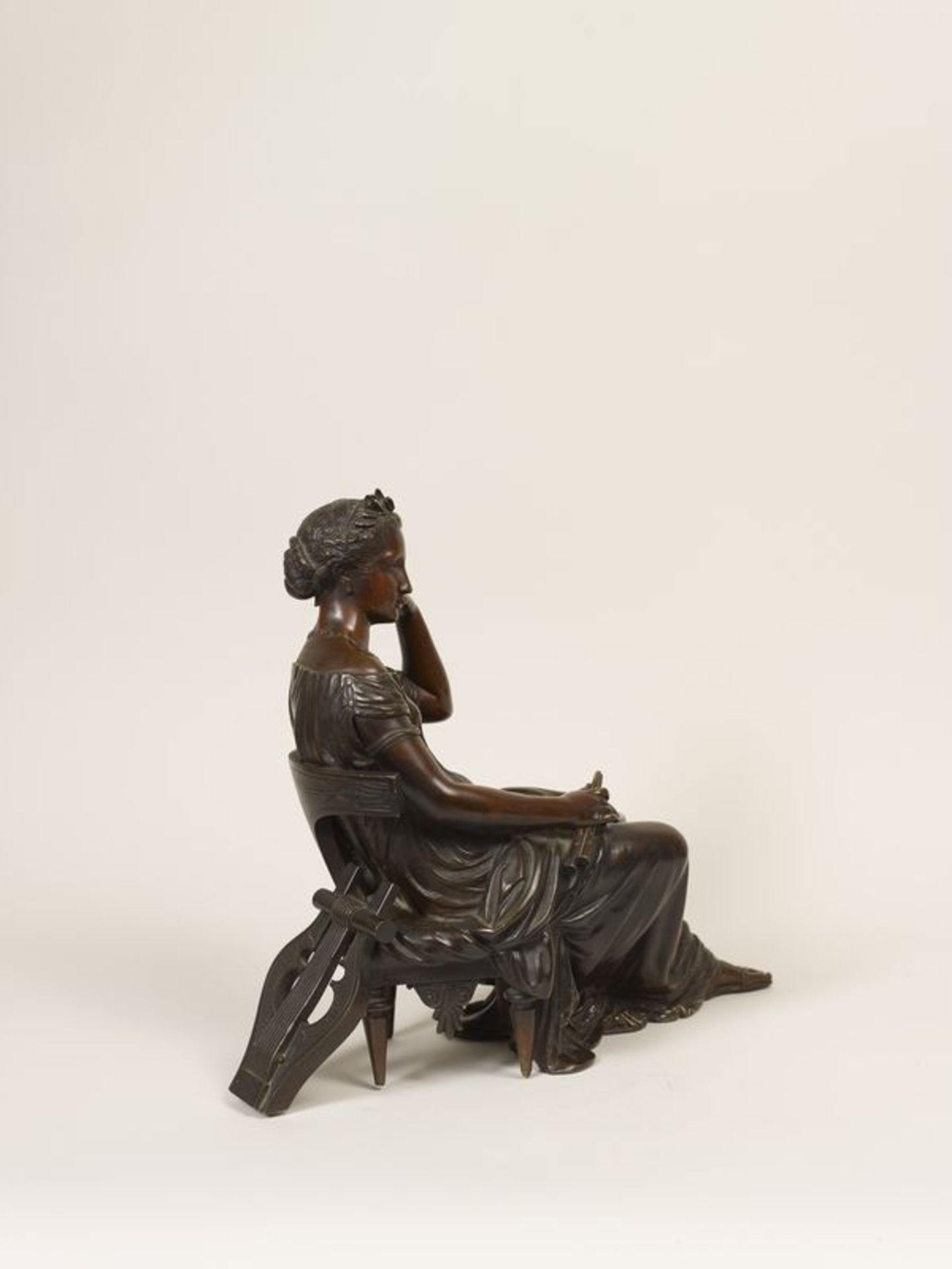 Jean Jules SALMSON (1823-1902) Sculpture figurant une jeune femme à l'antique assise [...] - Bild 3 aus 5