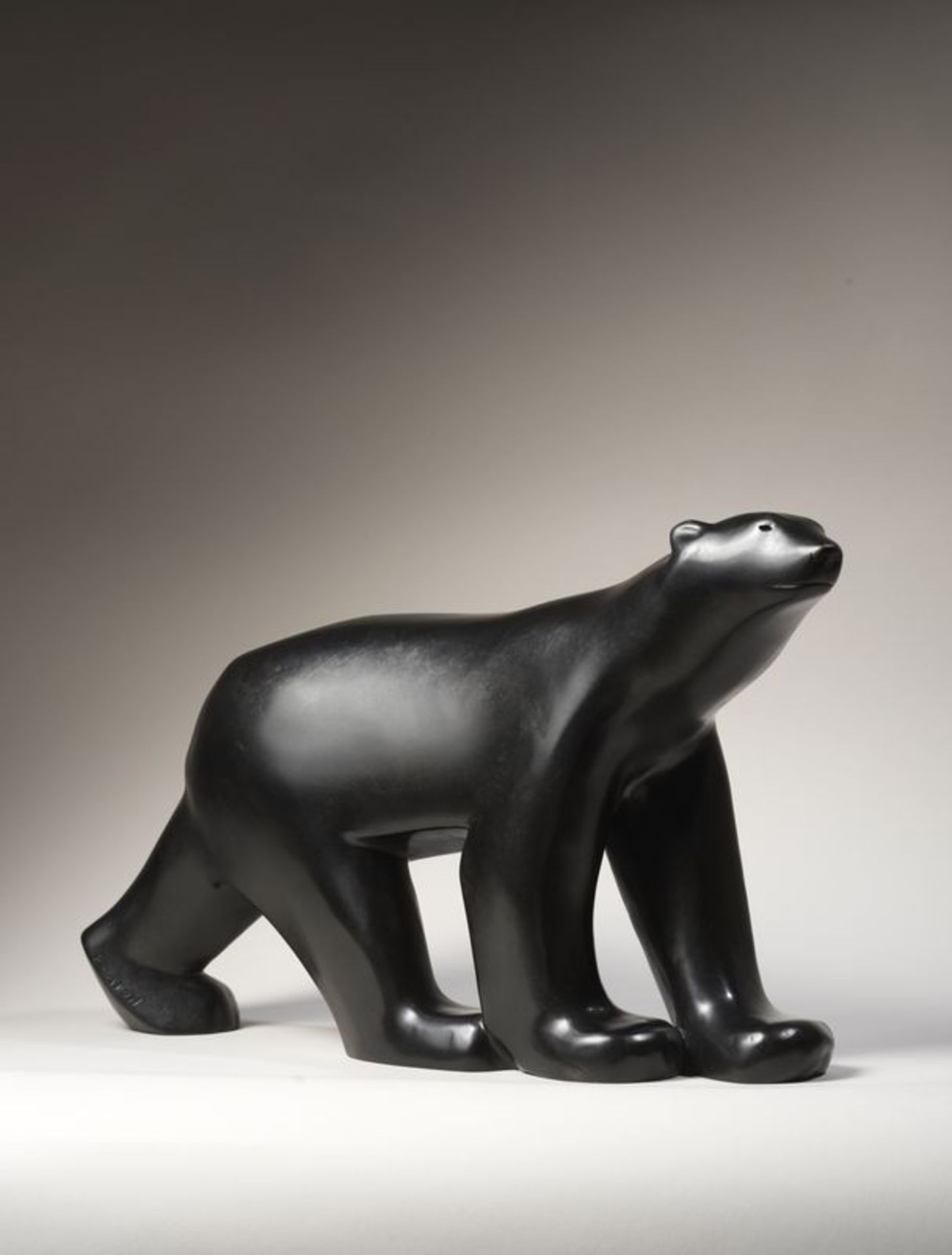 François POMPON (1855-1933) -Ours blanc - Bronze à patine noire nuancée de brun [...]