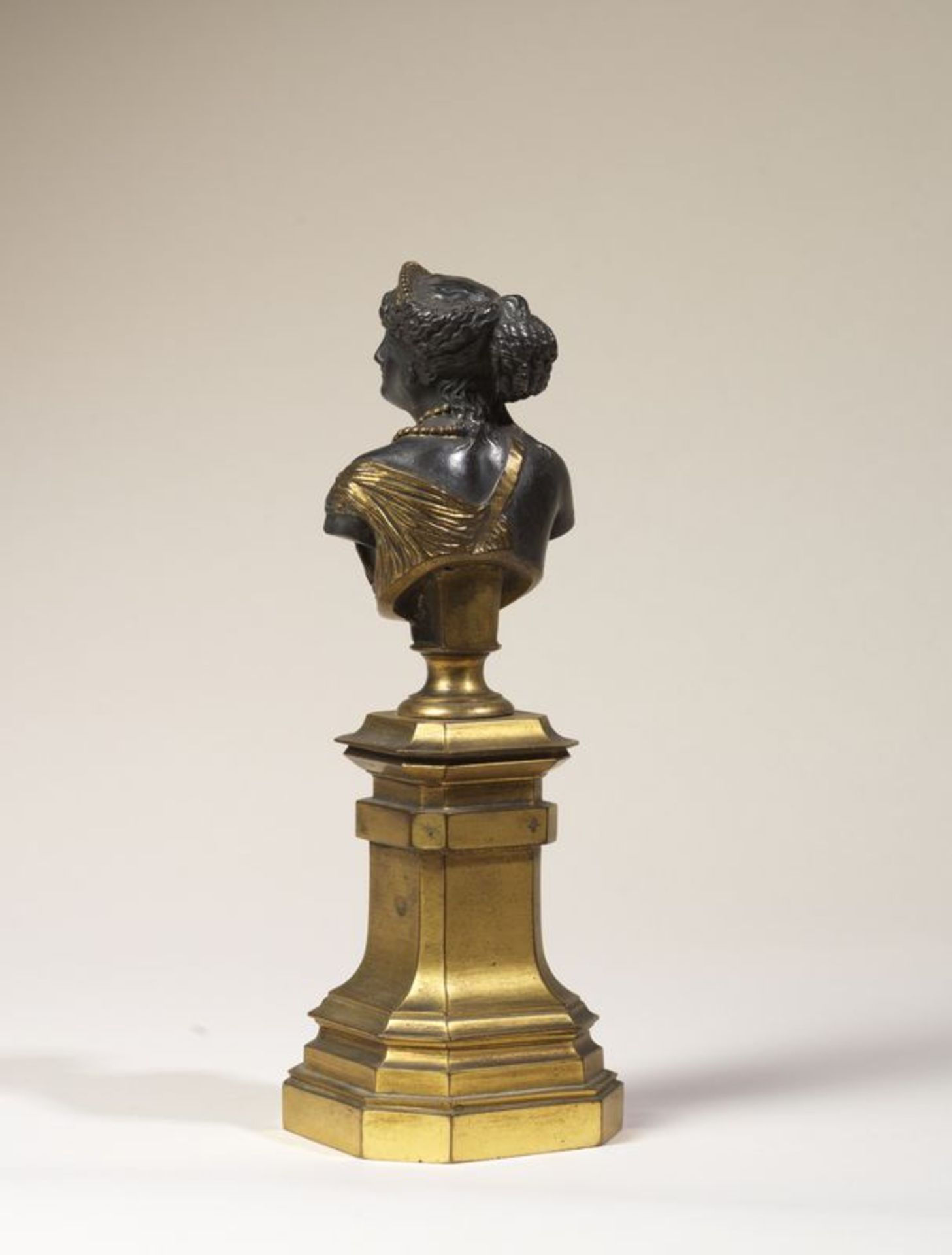 Auguste CLESINGER (1814-1883) Jeune femme à l'antique - Bronze signé - Hauteur : [...]