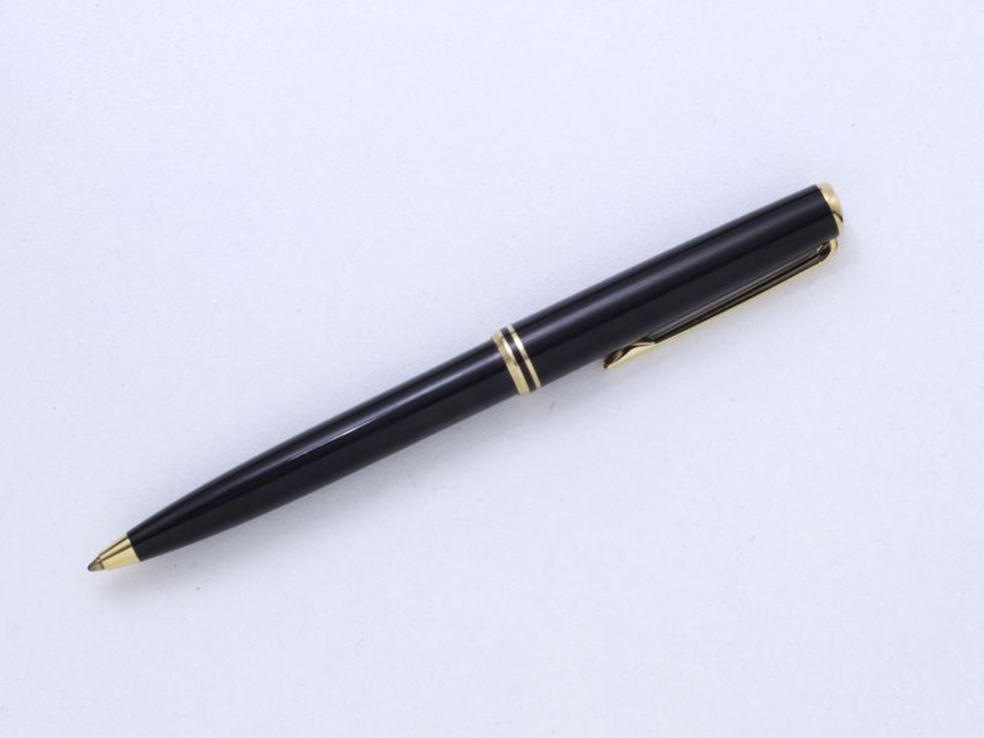 MONTBLANC ''CLASSIC'' Stylo à bille en métal doré et résine noire, emblème [...] - Bild 4 aus 4