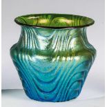 Kleine Vase "Oceanik"Loetz Wwe., Klostermühle, 1904 Farbloses, wellenoptisch geblasenes Glas mit