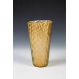 Vase "Griglia"Archimede Seguso, Murano, 1961 Farbloses Glas. Innen- und Außenwandung mit