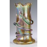 Vase "Candia Silberiris mit Schlange"Loetz Wwe., Klostermühle, 1902 Farbloses Glas mit feiner