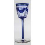 StängelglasMeyr's Neffe, Adolf bei Winterberg, um 1910 Farbloses, kobaltblau überfangenes Glas.