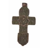 Brustkreuz - EnkolpionRussland, 17./18. Jh. Bronze, reliefiert gegossen. Darstellung der