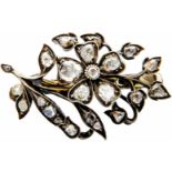 Diamant-BroscheMitteleuropa um 1770 - 1790 Silberne Mieder-Blütenzweigbrosche. Um eine leicht