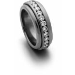 Memoire-Ring mit Brillanten750-er Schwarzgold, ca. 14,8 g. Elegant-moderner Memoire mit drehbarem