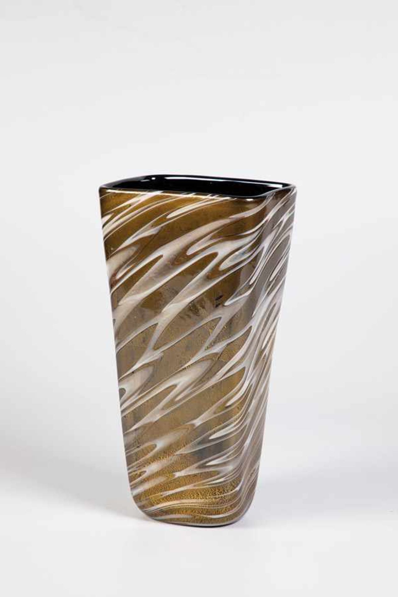 Vase "Variegato"Vetreria Gino Cenedese, Murano, 1950 Schwarzviolettes Glas mit fein geplatzter