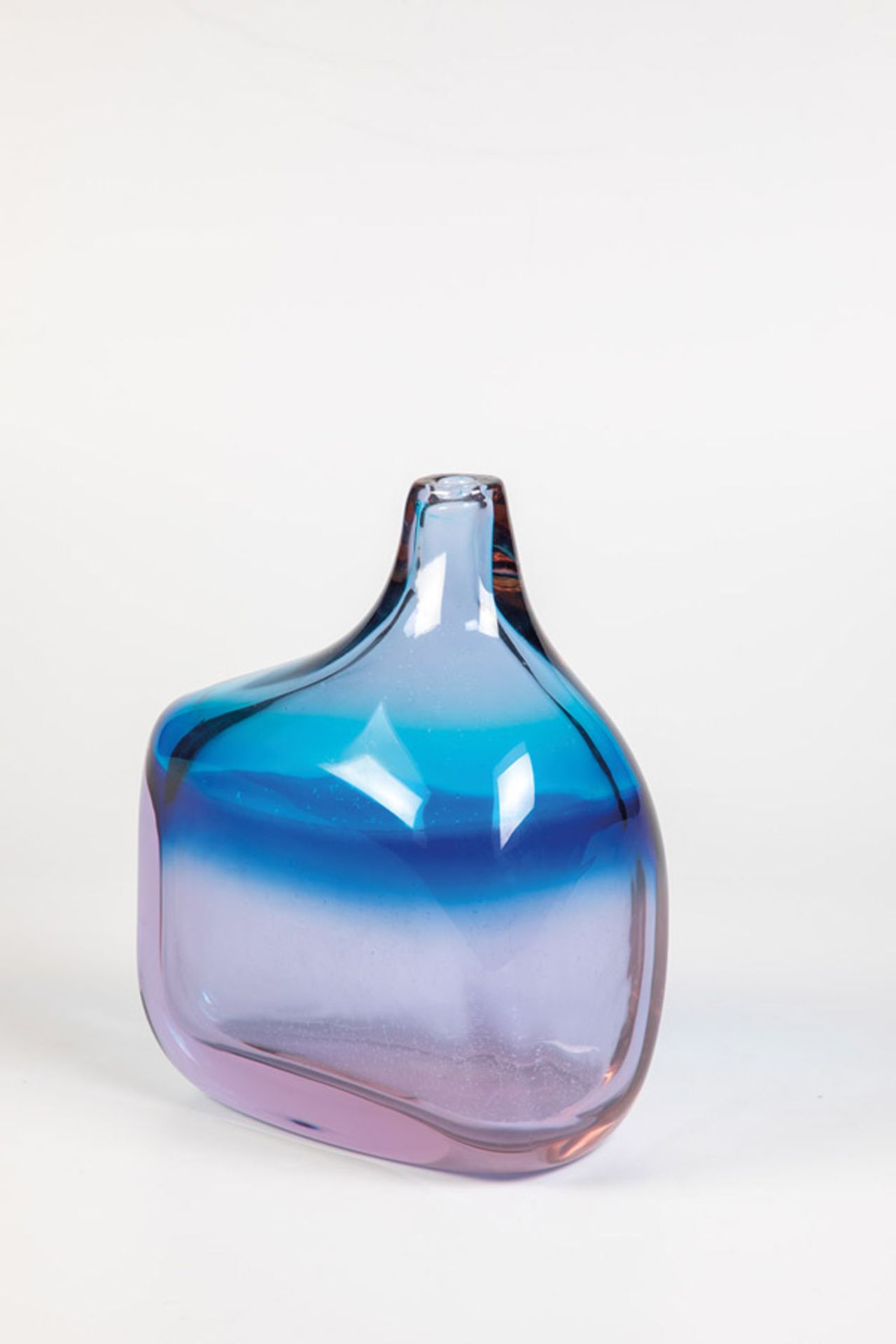 EnghalsvaseAntonio Da Ros (Entwurf), Vetreria Gino Cenedese, Murano, 1963-1972 Alexandritglas.