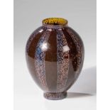 Seltene VaseCarl Goldberg, Glasraffinerie und Glasmalerei, Haida, um 1900 Farbloses Glas mit Farb-