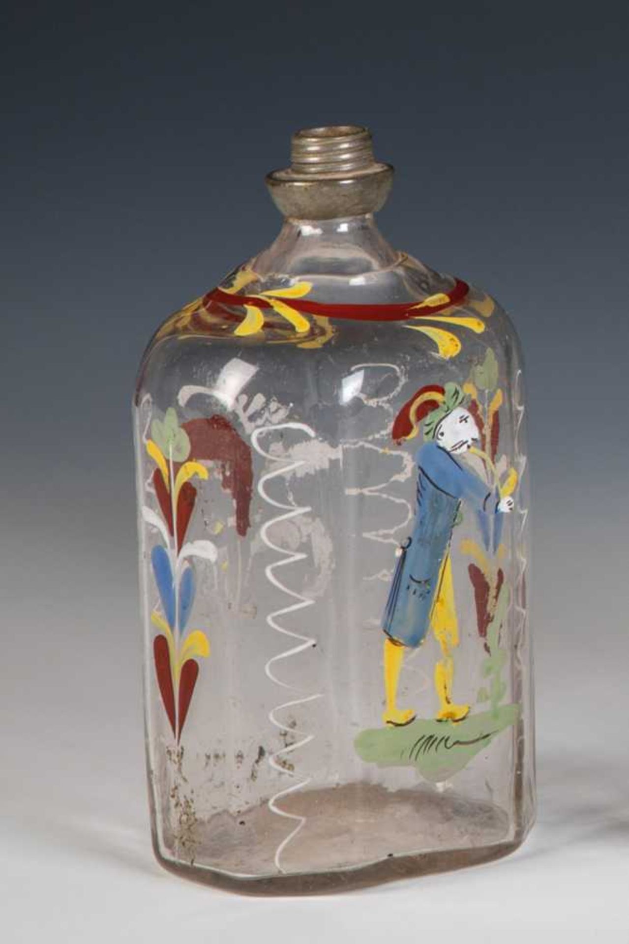 Flasche mit PfeifenraucherSüddeutsch oder k.k. Österreich, A. 19. Jh. Farbloses Glas mit Abriss,