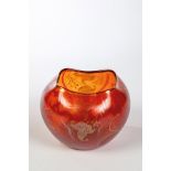 VaseOtto Vittali, um 1910 Farbloses Glas, rot gebeizt. Dreifach rapportierender Dekor in