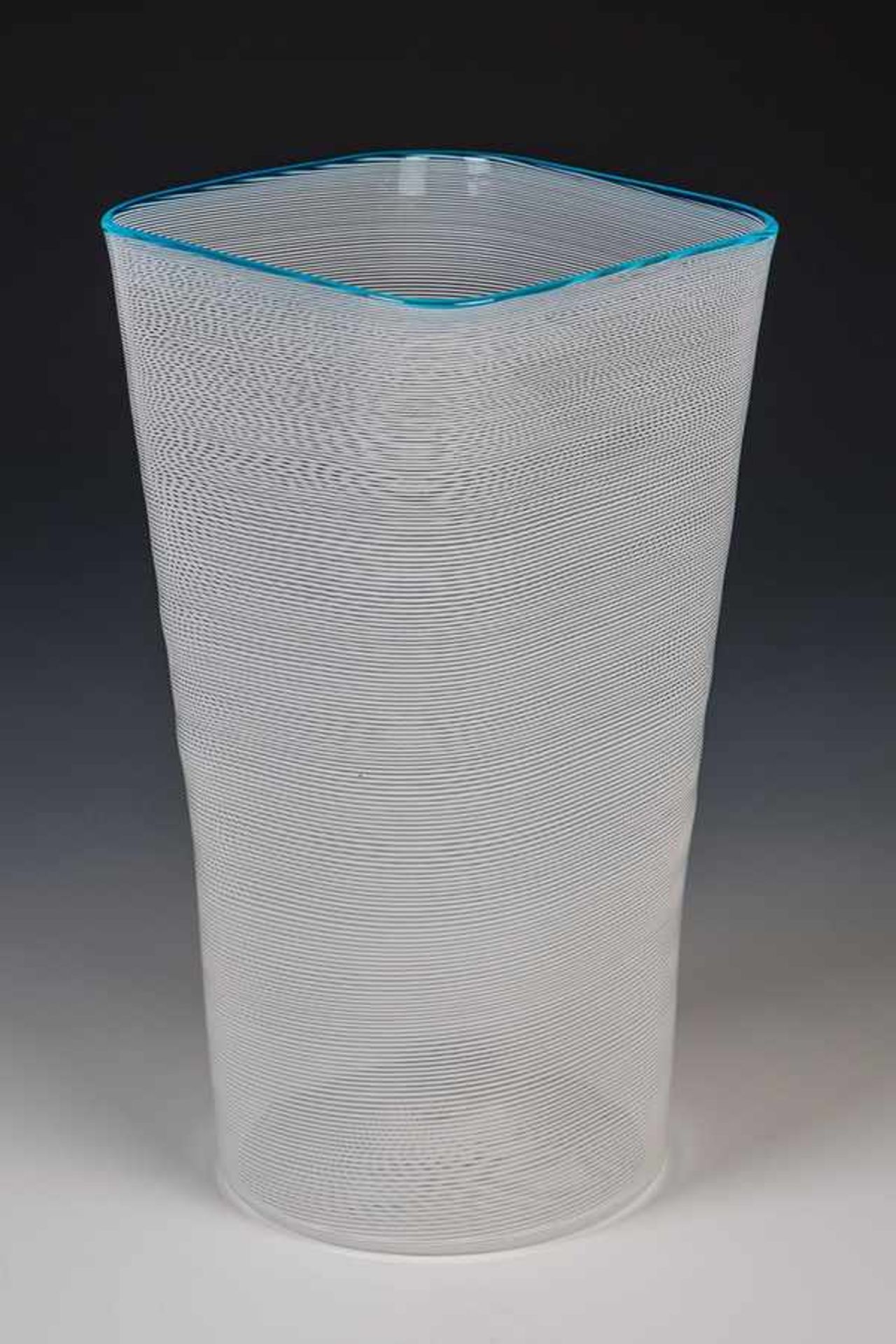 Vase "Filigrana"Barovier & Toso, Murano, nach 1975 Farbloses Glas mit dicht eingeschmolzenen