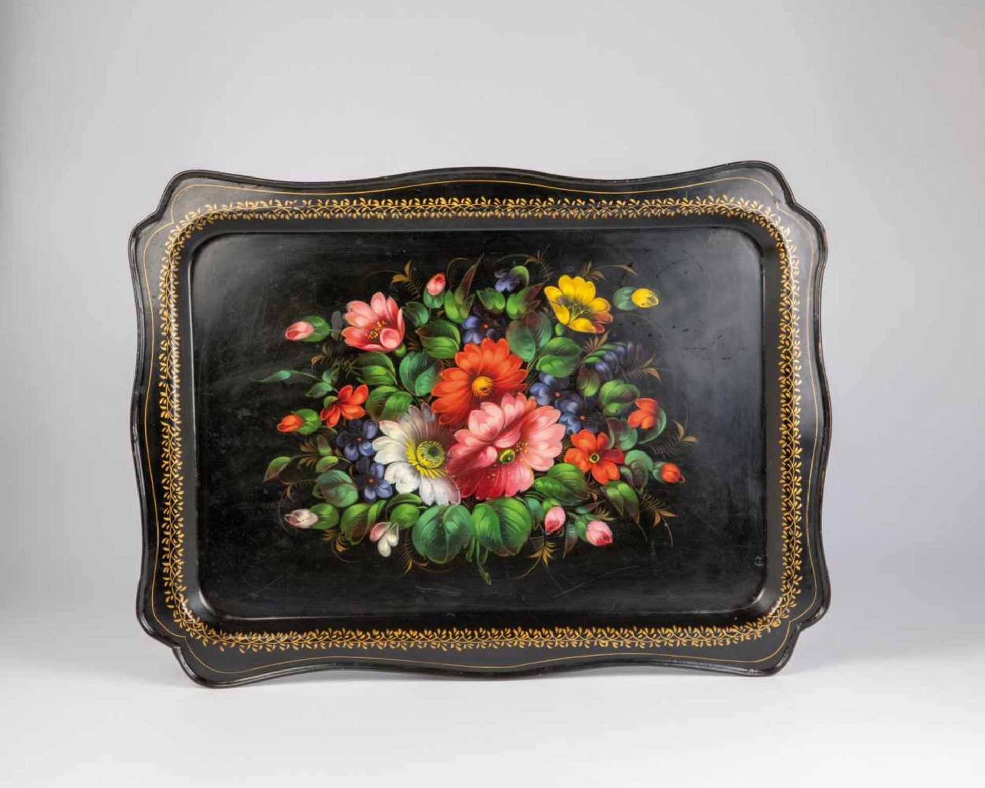 A large metal tray with flowers. Russia, Zhostovo, workshop Metallopodnos, after 1928.Polychrome