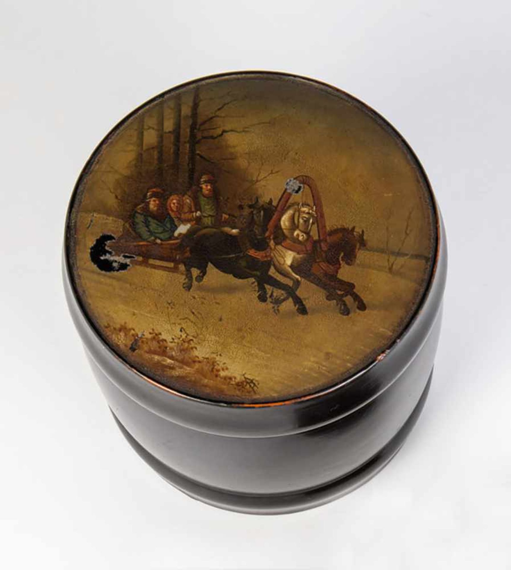 A papiermaché and black lacquer tea caddy. Ostashkovo, Osip Vishyakov and Sons factory,1882-1896.