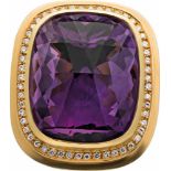 Bedeutender Amethystanhänger mit Brillanten750-er Gelbgold, ca. 35,2 g. Prachtvoller Anhänger,