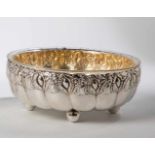 A silver bowl with glass inlay. Germany, Heilbronn, Bruckmann & Söhne, circa 1915. Giltinterior.