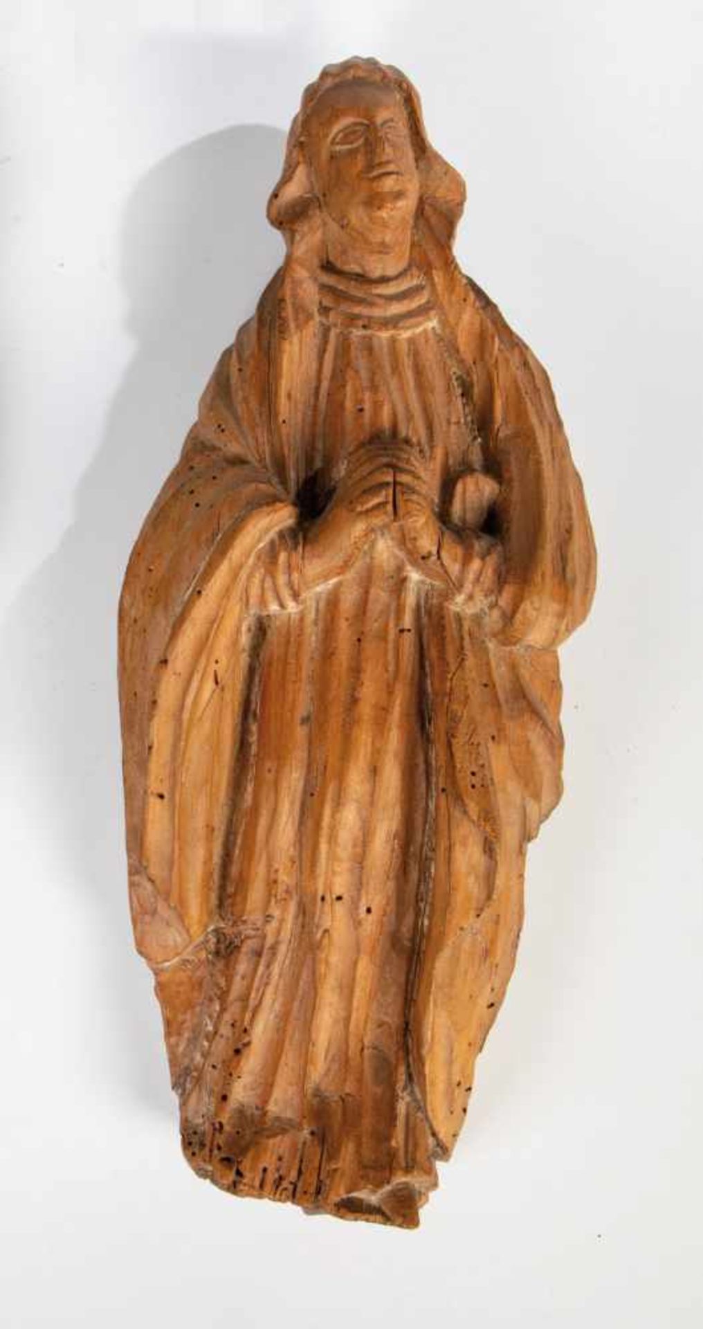 MariaNorddeutsch, 19. Jahrhundert Betende Frauenfigur. Lindenholz geschnitzt. Rückseitig Reste einer