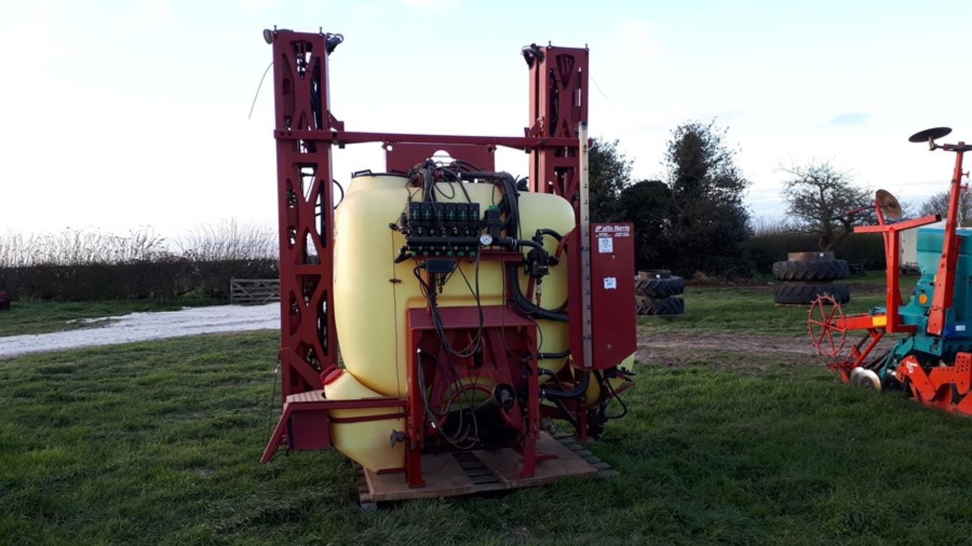 2008 Hardi Master 85001000 BHY Mounted Sprayer