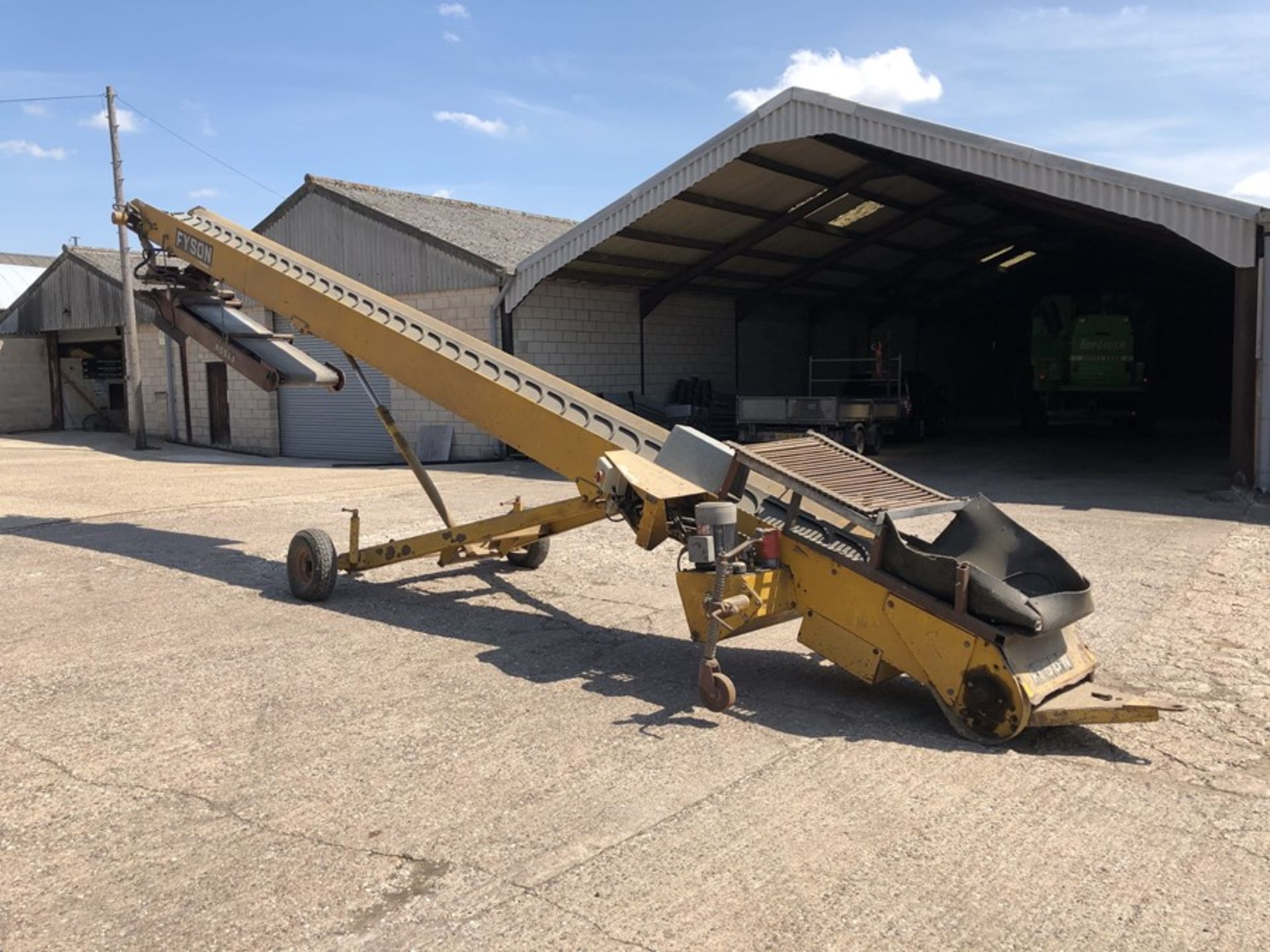 Fyson grain/potato elevator