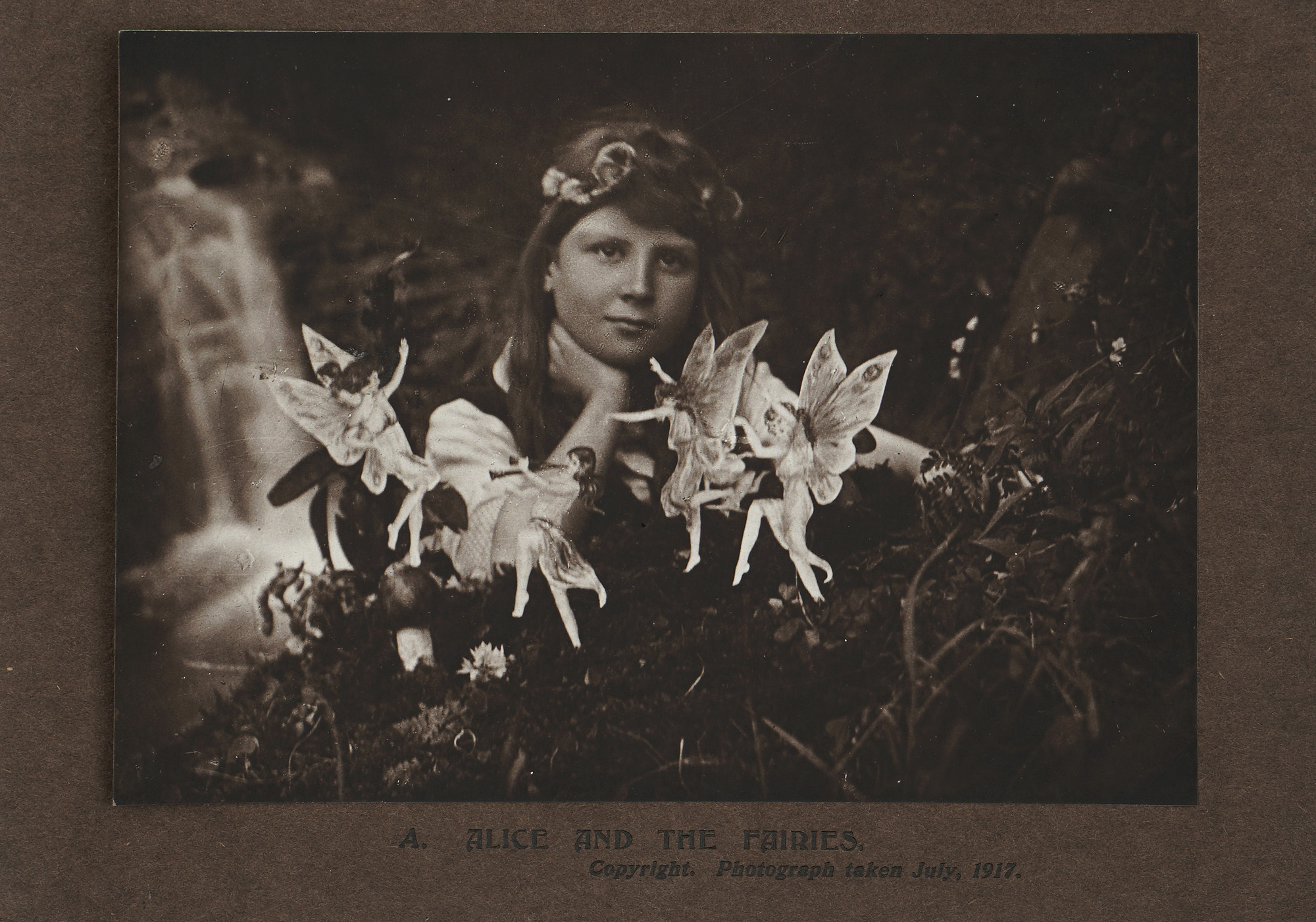 ELSIE WRIGHT The Cottingley Fairies - Alice and the Fairies