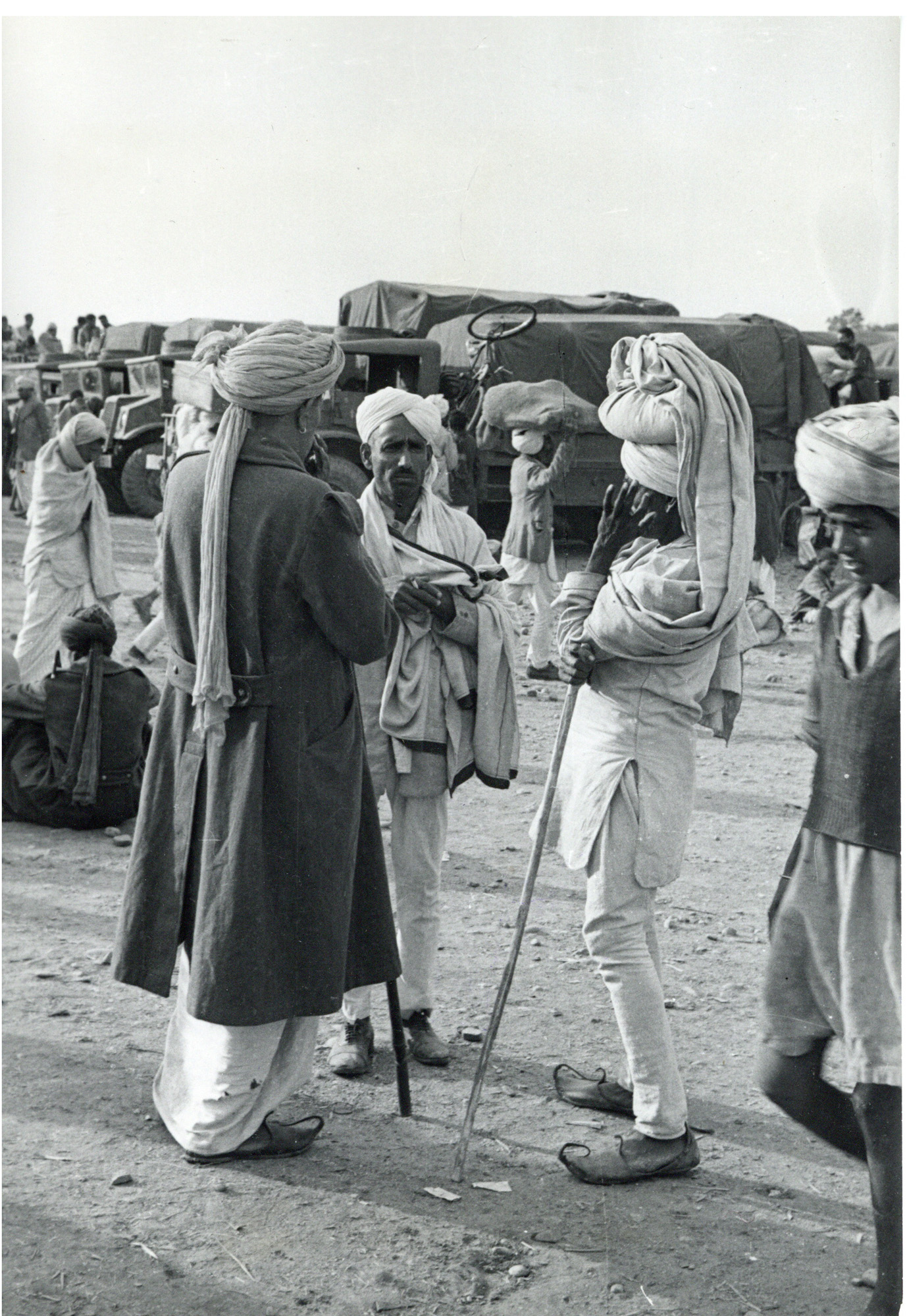 HENRI CARTIER-BRESSON Refugees In Jammu, Kashmir 1949,