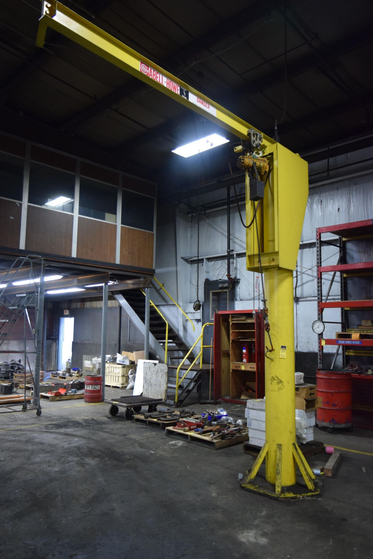 abell Howe 1/2 ton 360 degree jib crane with Ingersoll rand air hoist