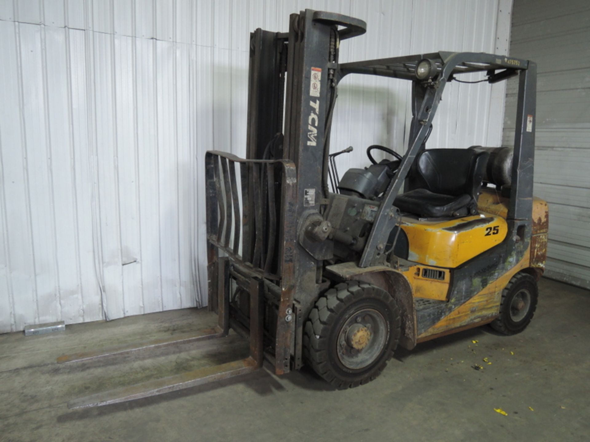 TCM MODEL FHG 18 3500# FORK LIFT TRUCK, 5089 HOURS S/N A45L00979