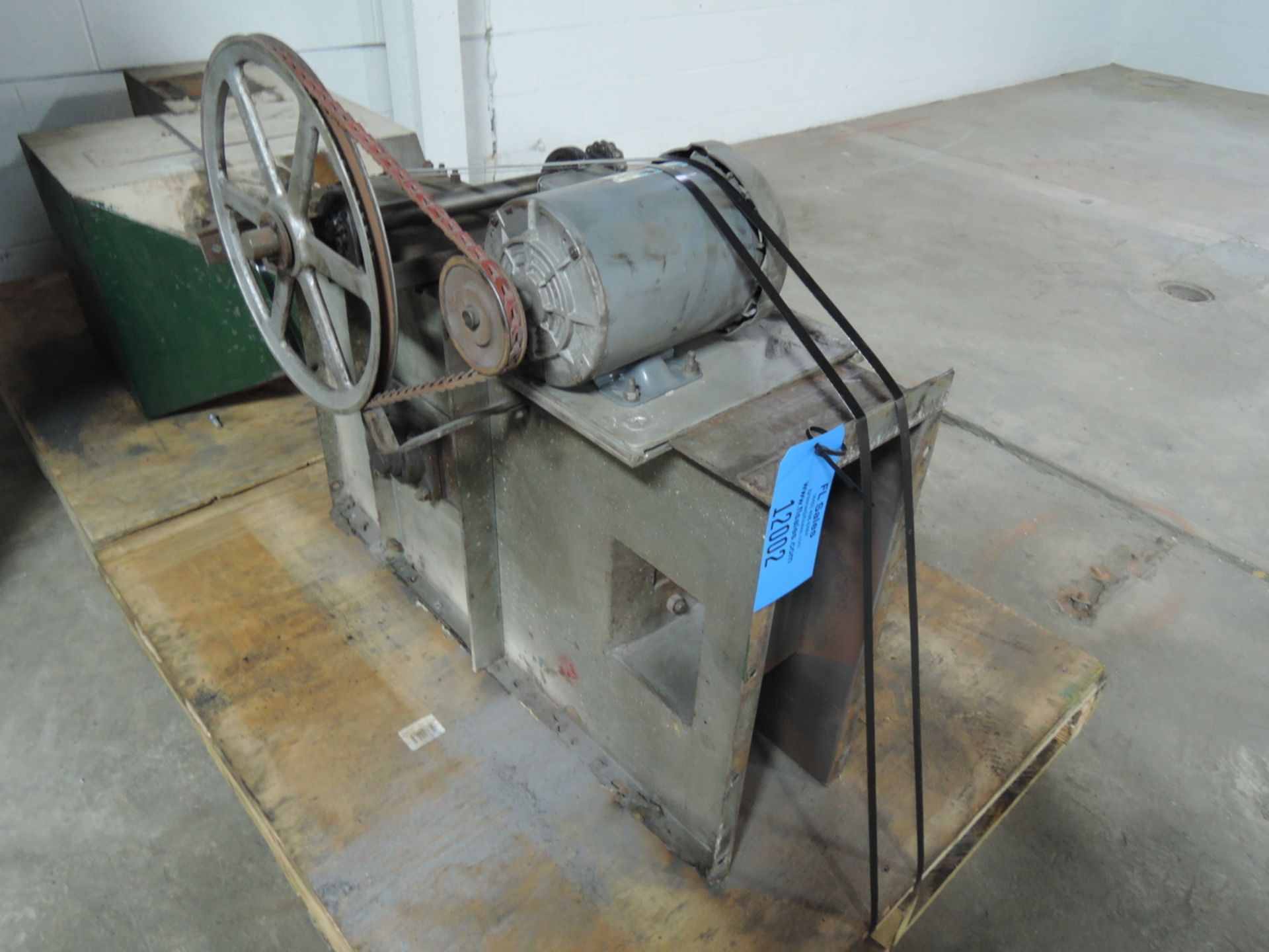 WHEELABRATOR 20 X 27 RUBBER BELT BLAST MACHINE S/N A122253, 5HP, 230/460 VOLTS WITH SEPERATOR AND - Image 9 of 9