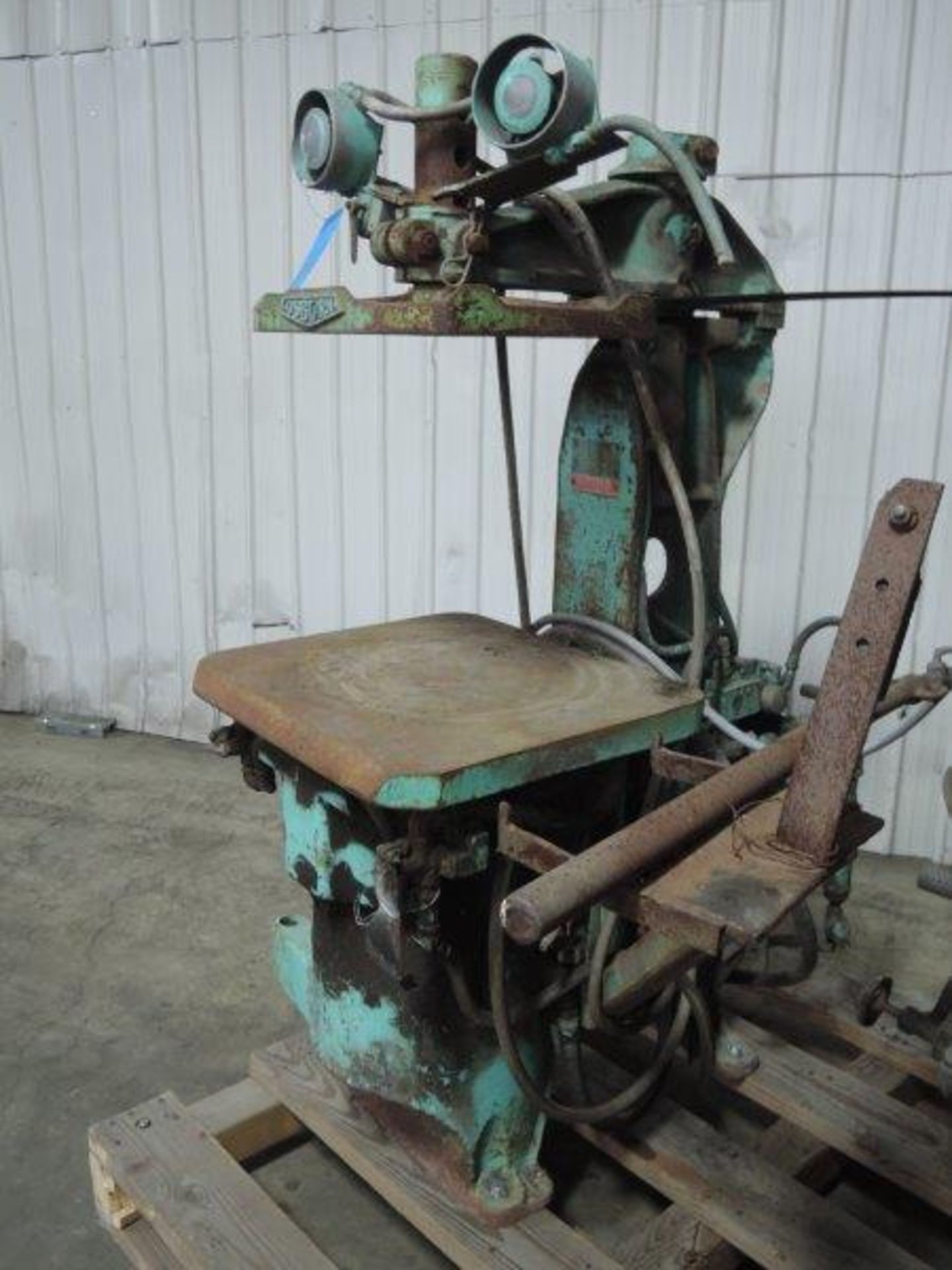 OSBORN MODEL 212RJW MOLDING MACHINE S/N NONE