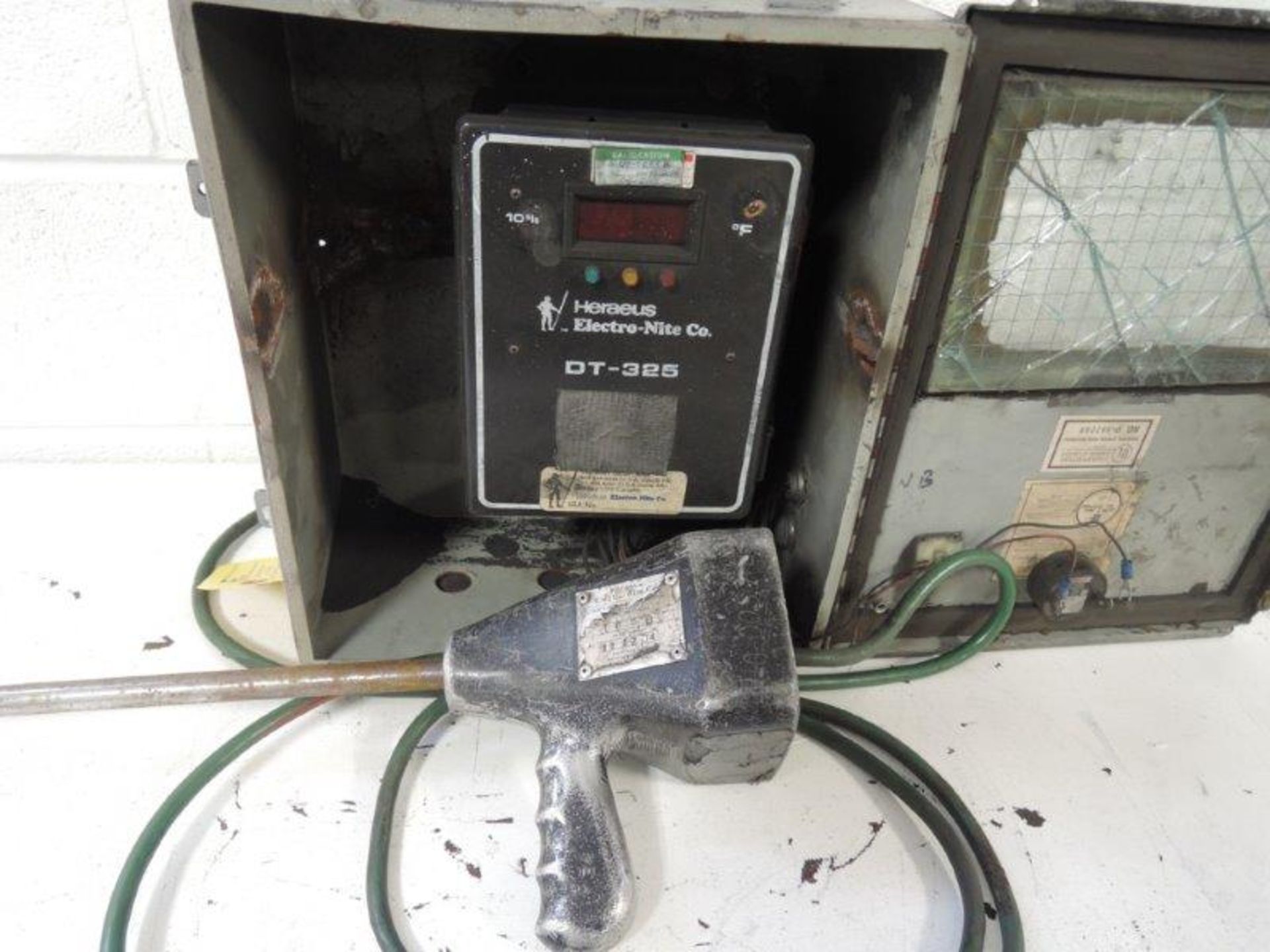 ELECTRO-NITE DT-325 FURNACE INDICATOR WITH DT260 PROBE - Image 2 of 3