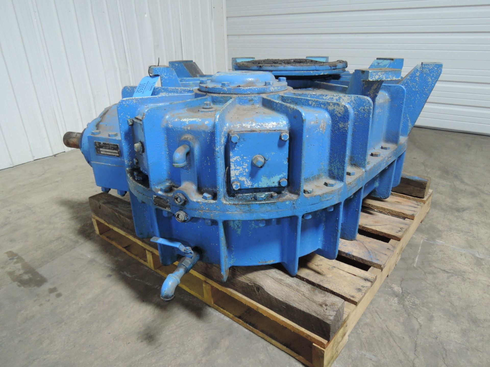 B&P MODEL 64756EX 100B GEAR BOX S/N: X- 1230 FOR 200 HP VIDEO OF GEARS AVAILABLE