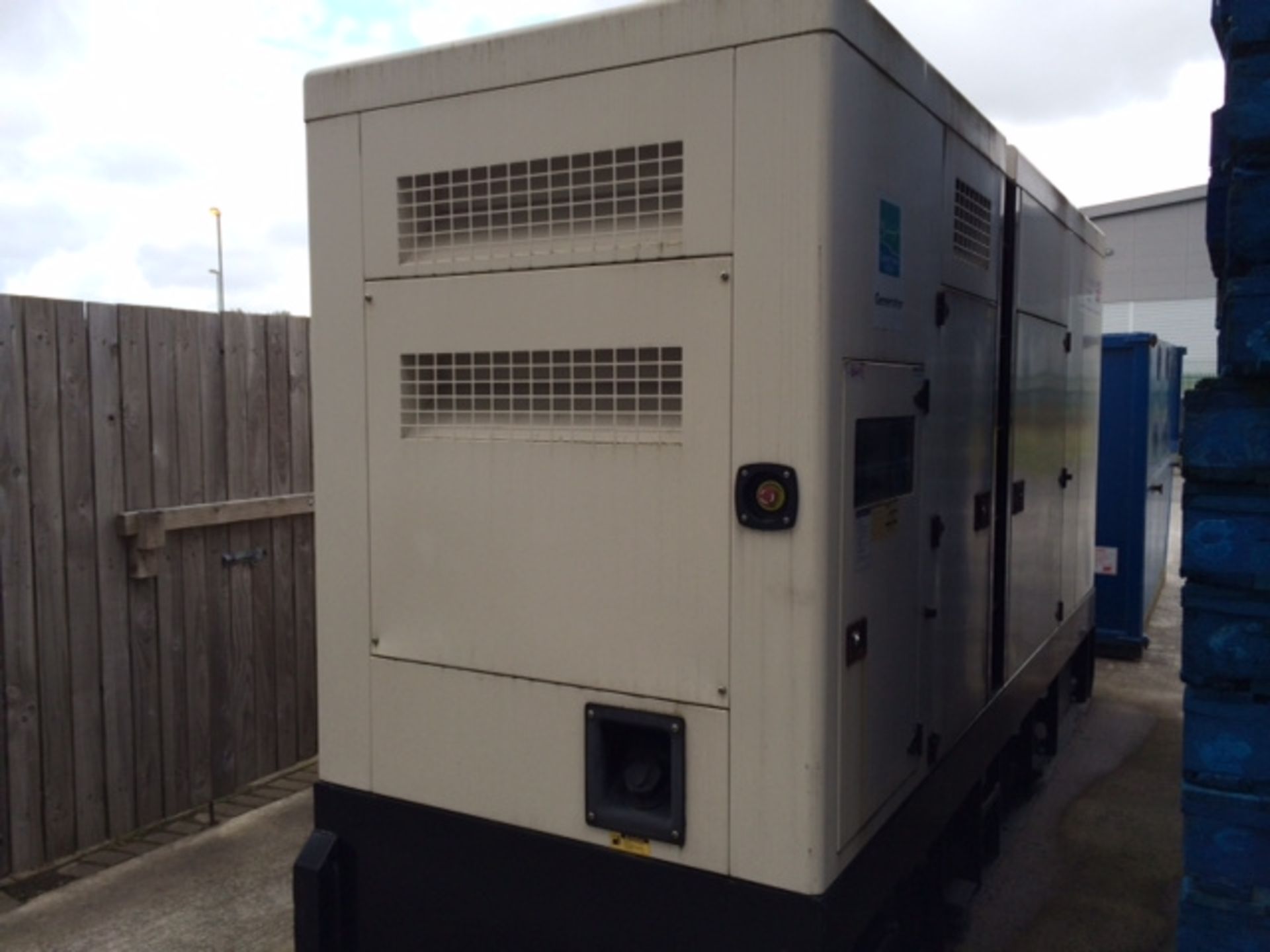 Genset Generator. 350 KVA. The generator has done 336hrs and is a Perkins engine - Image 4 of 10