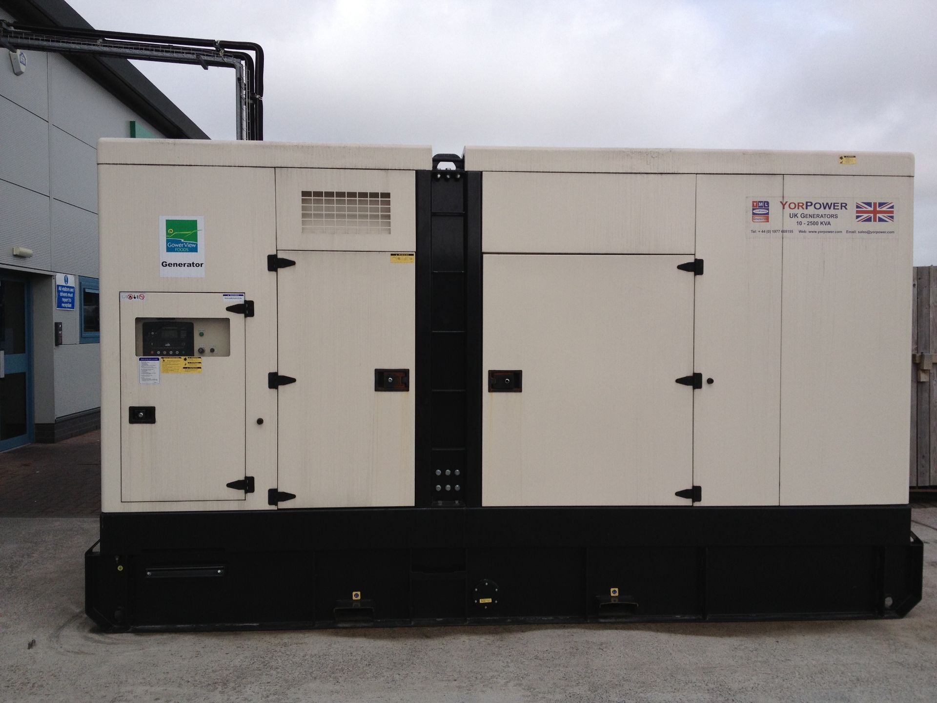 Genset Generator. 350 KVA. The generator has done 336hrs and is a Perkins engine - Bild 2 aus 10